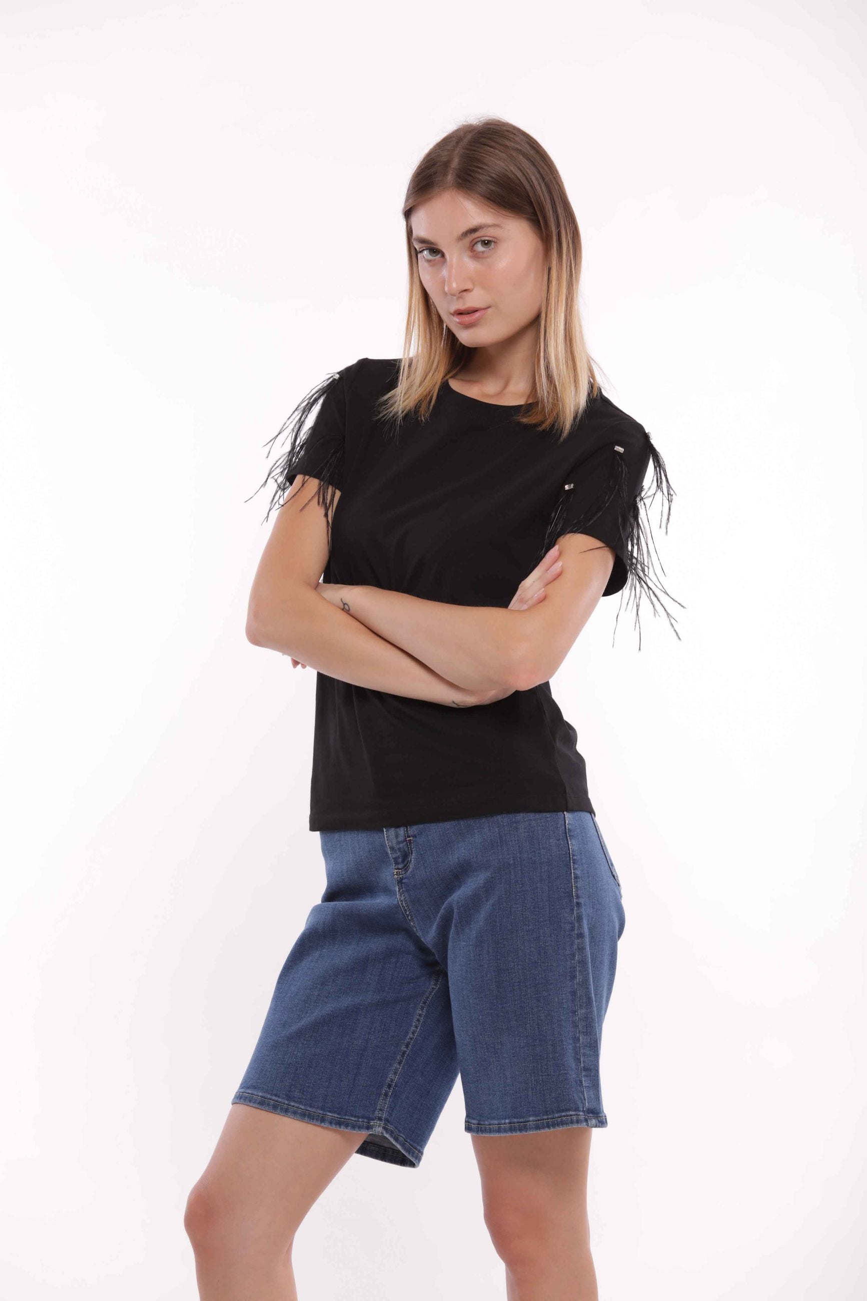Minimua T-shirt con Piume Applicate sulle Maniche Nero L | Giò Fashion