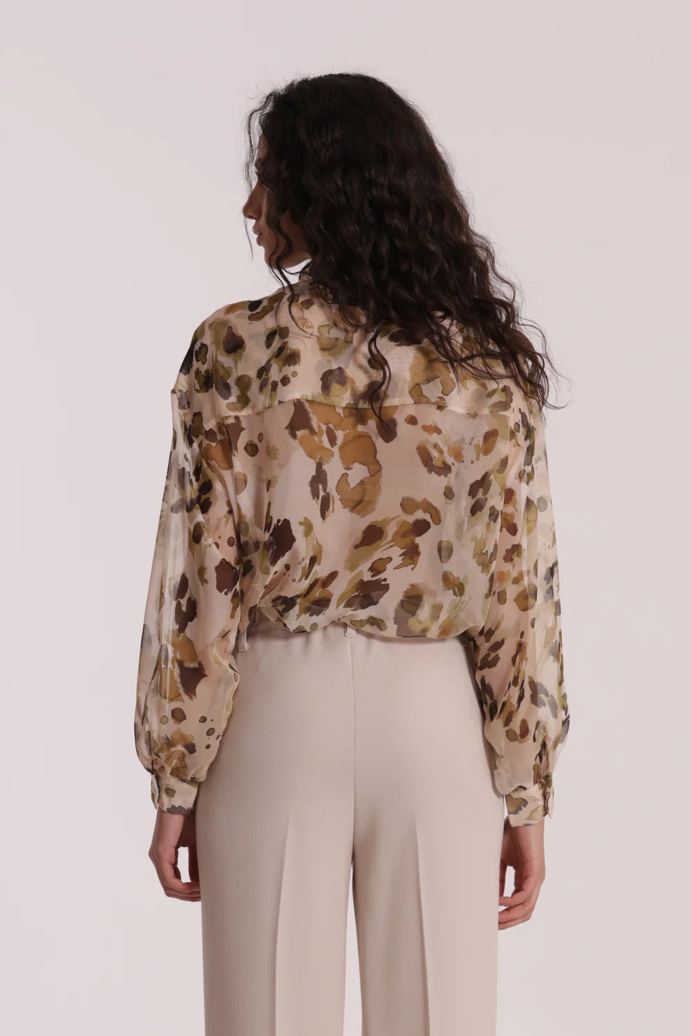 Camicia donna elegante con fantasia astratta