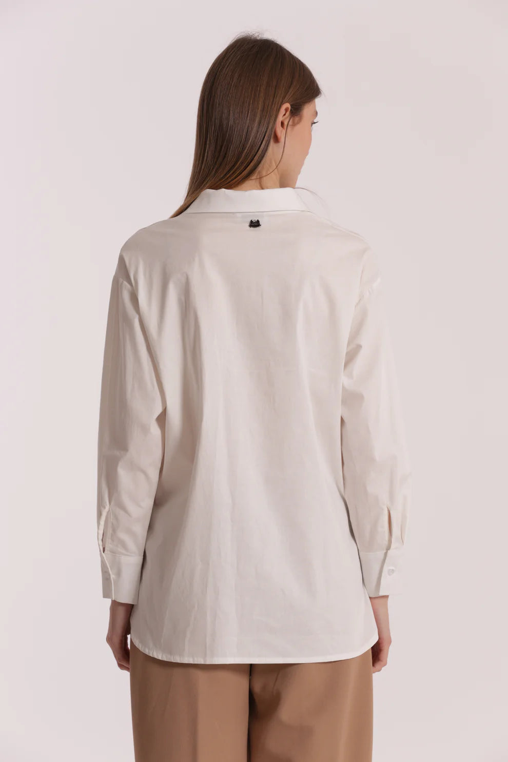 Camicia donna elegante con dettaglio taschino decorato