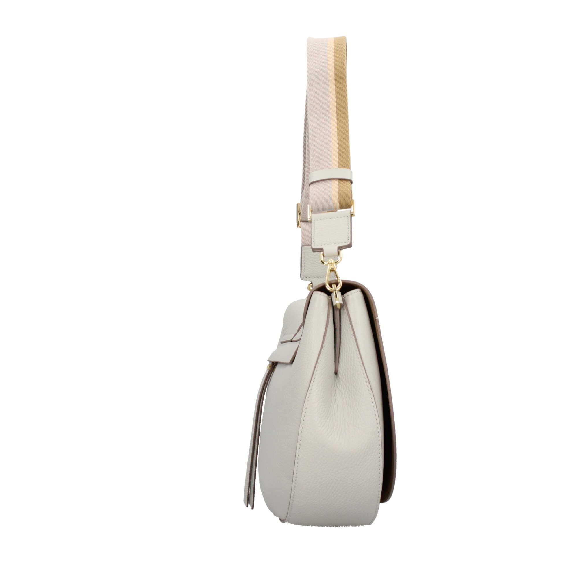 La Shoulder Bag di Gianni Chiarini chiusura con patta