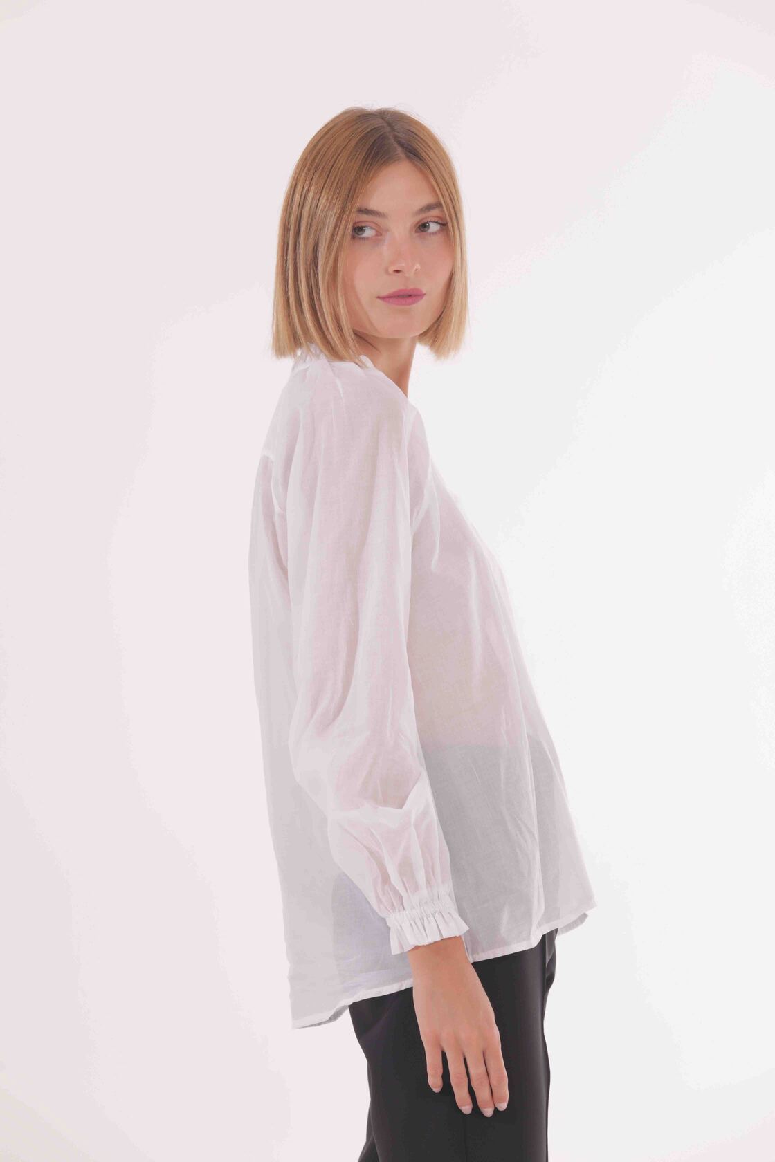 Camicia over con rouches su collo in mussola di cotone Mimì Muà
