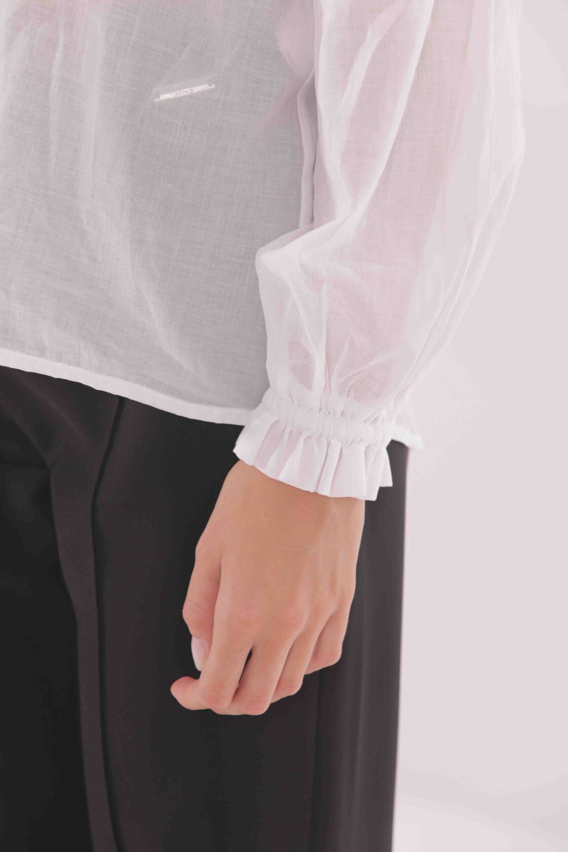 Camicia over con rouches su collo in mussola di cotone Mimì Muà