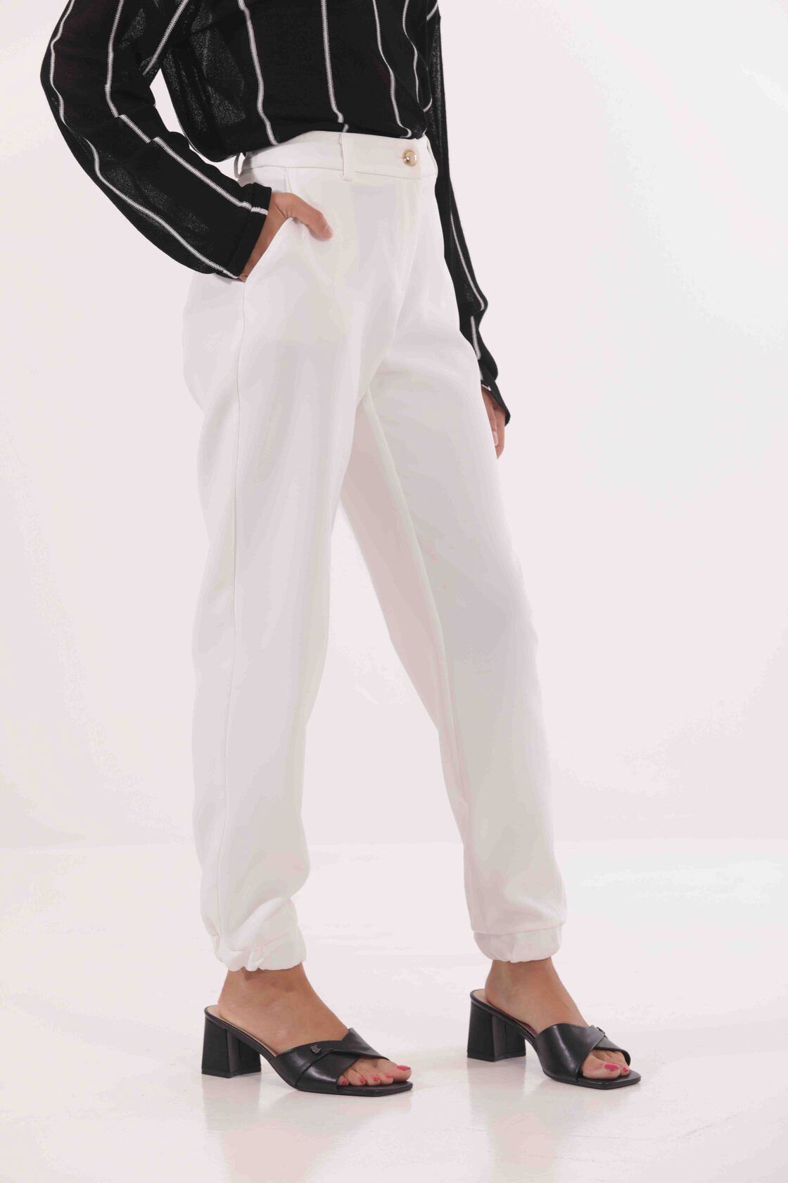 Pantalone Cargo Mimì Muà dal Design Avanguardista