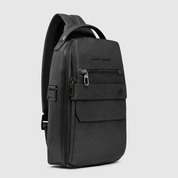 Piquadro zaino monospalla uomo in pelle compatto e funzionale NERO TU | Giò Fashion