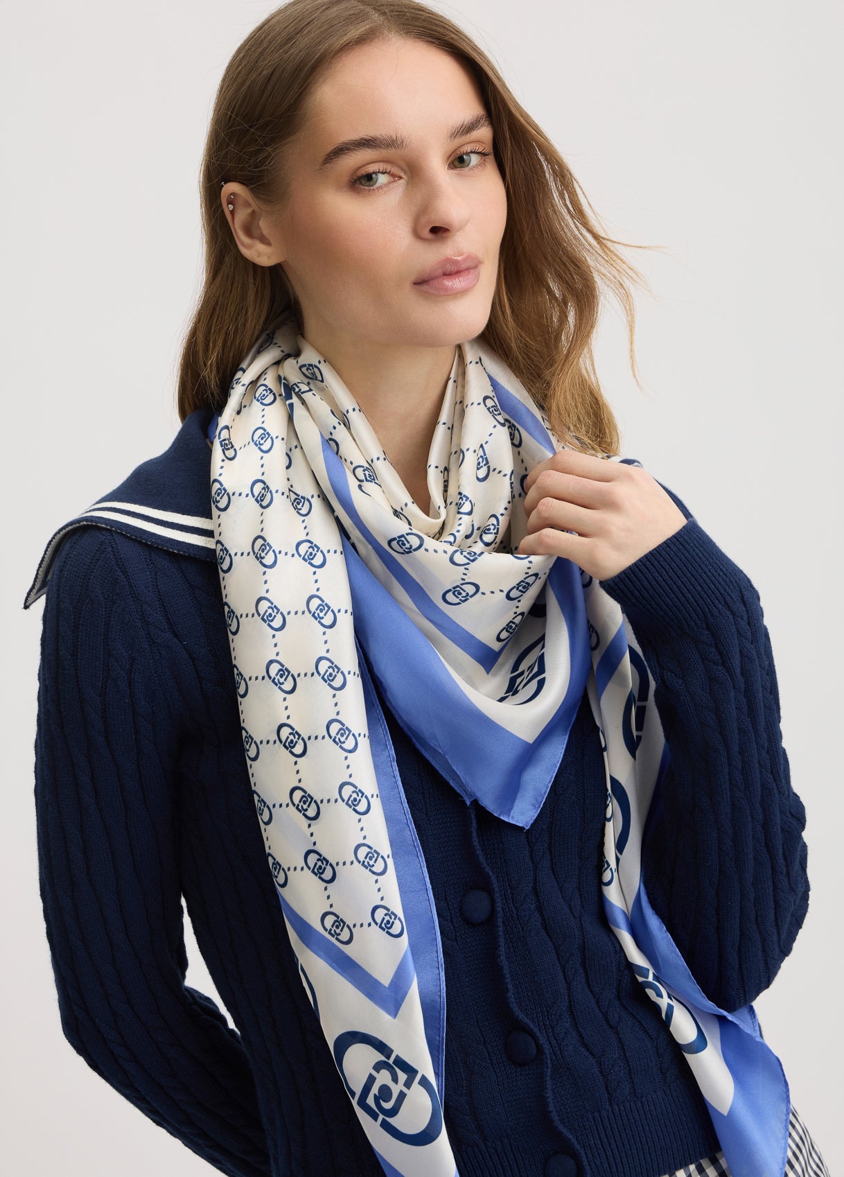 Foulard Donna Liu Jo con Motivo Monogram e Bordo Elegante