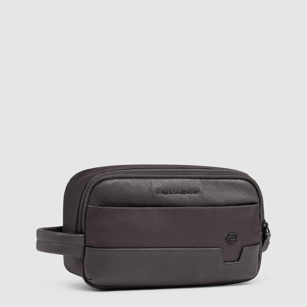 Beauty case Piquadro in tessuto e pelle con manico laterale