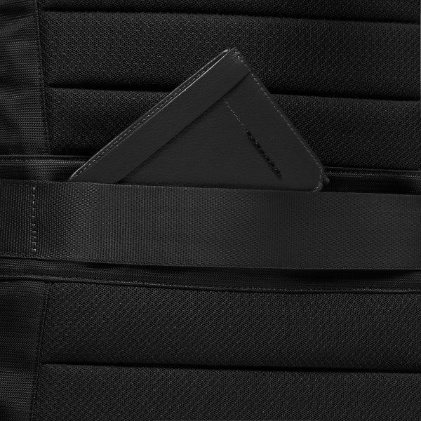 Zaino Piquadro Pulse in pelle con tasca frontale e vano porta PC