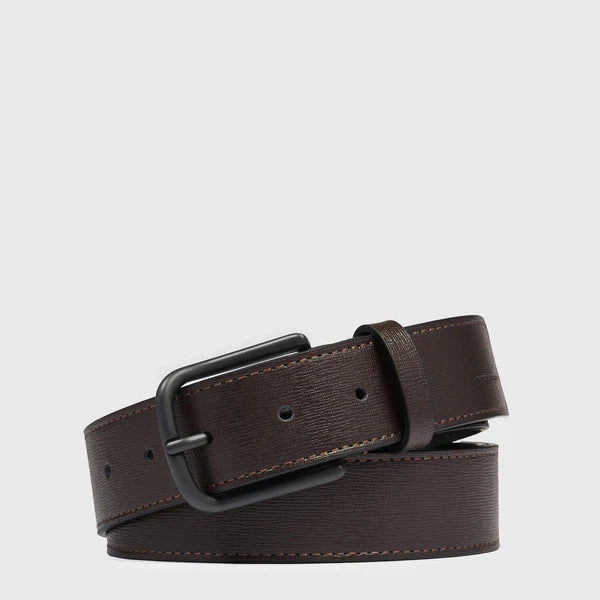 Cintura Piquadro uomo in pelle con fibbia opaca e dettaglio logo