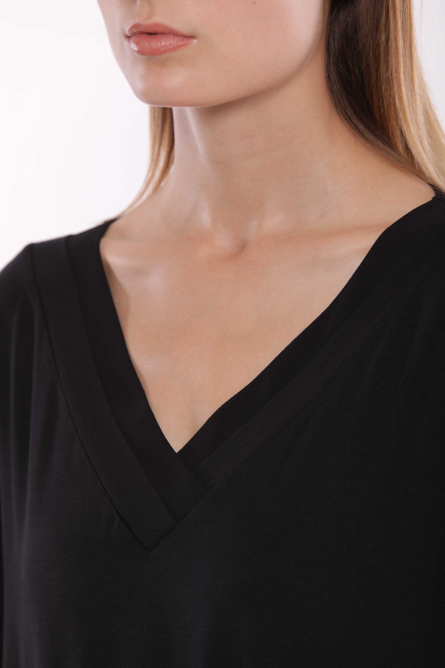 T-shirt Mimi Mua scollo a V con dettagli in georgette