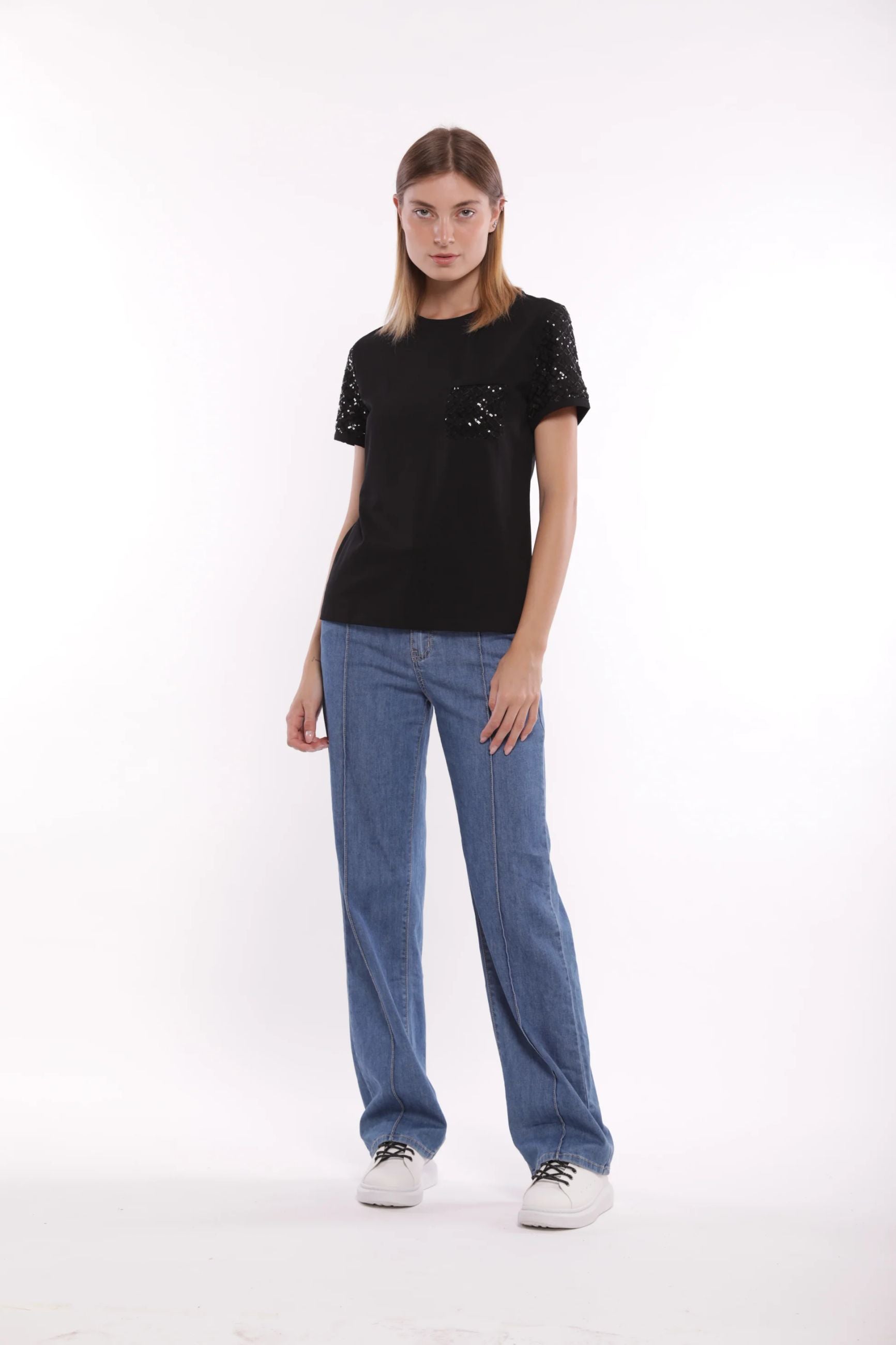 T-shirt Mimìmuà con maniche in paillettes e taschino
