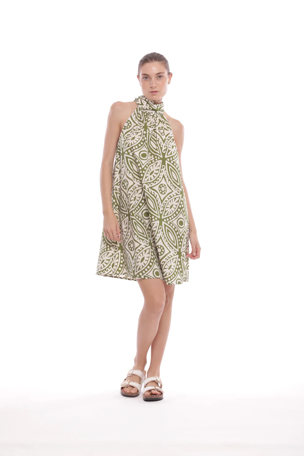 Abito corto senza maniche con collo alto arricciato Verde S | Giò Fashion