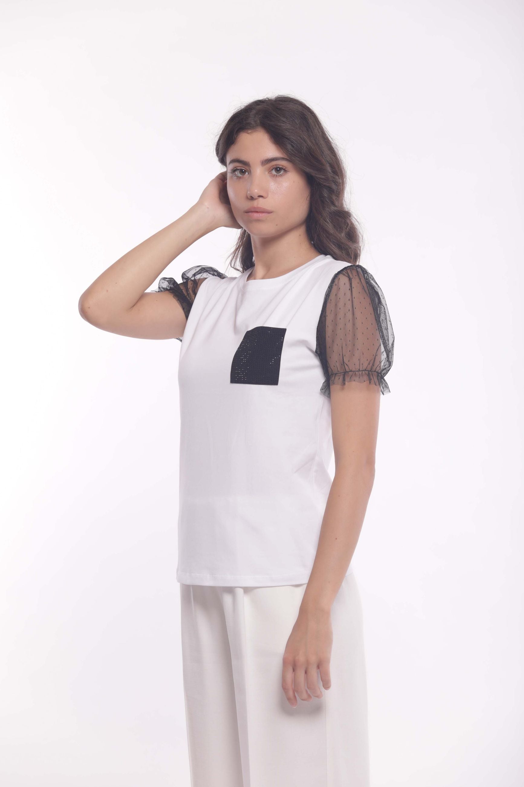 Minimua T-shirt con Taschino Strass e Maniche in Tulle