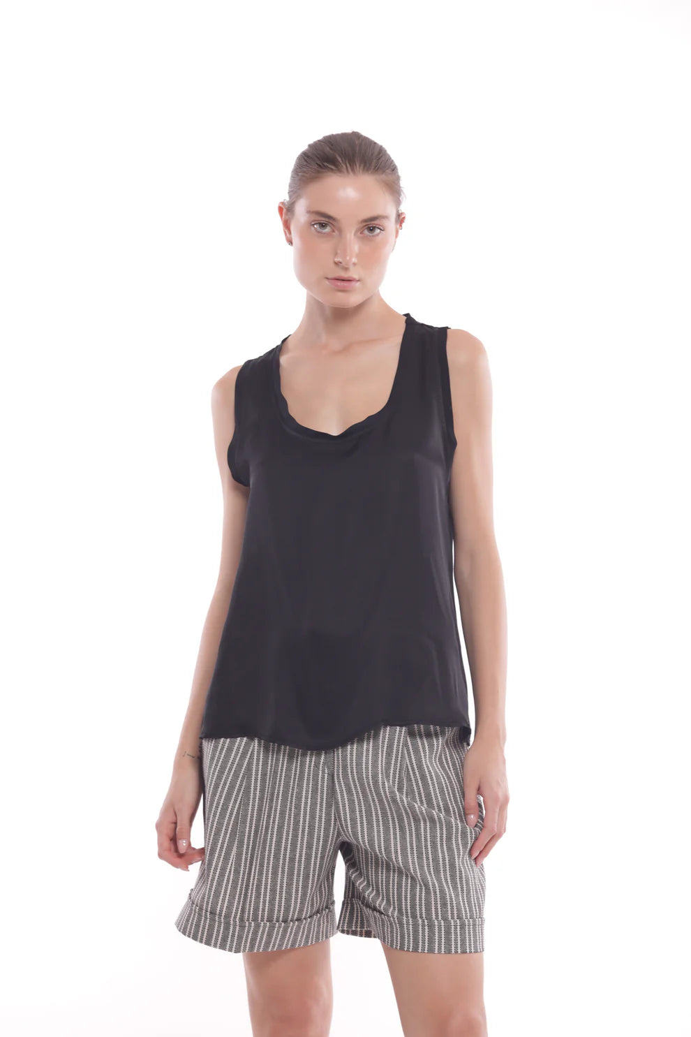 Top senza maniche con scollo morbido in tessuto fluido Nero M | Giò Fashion