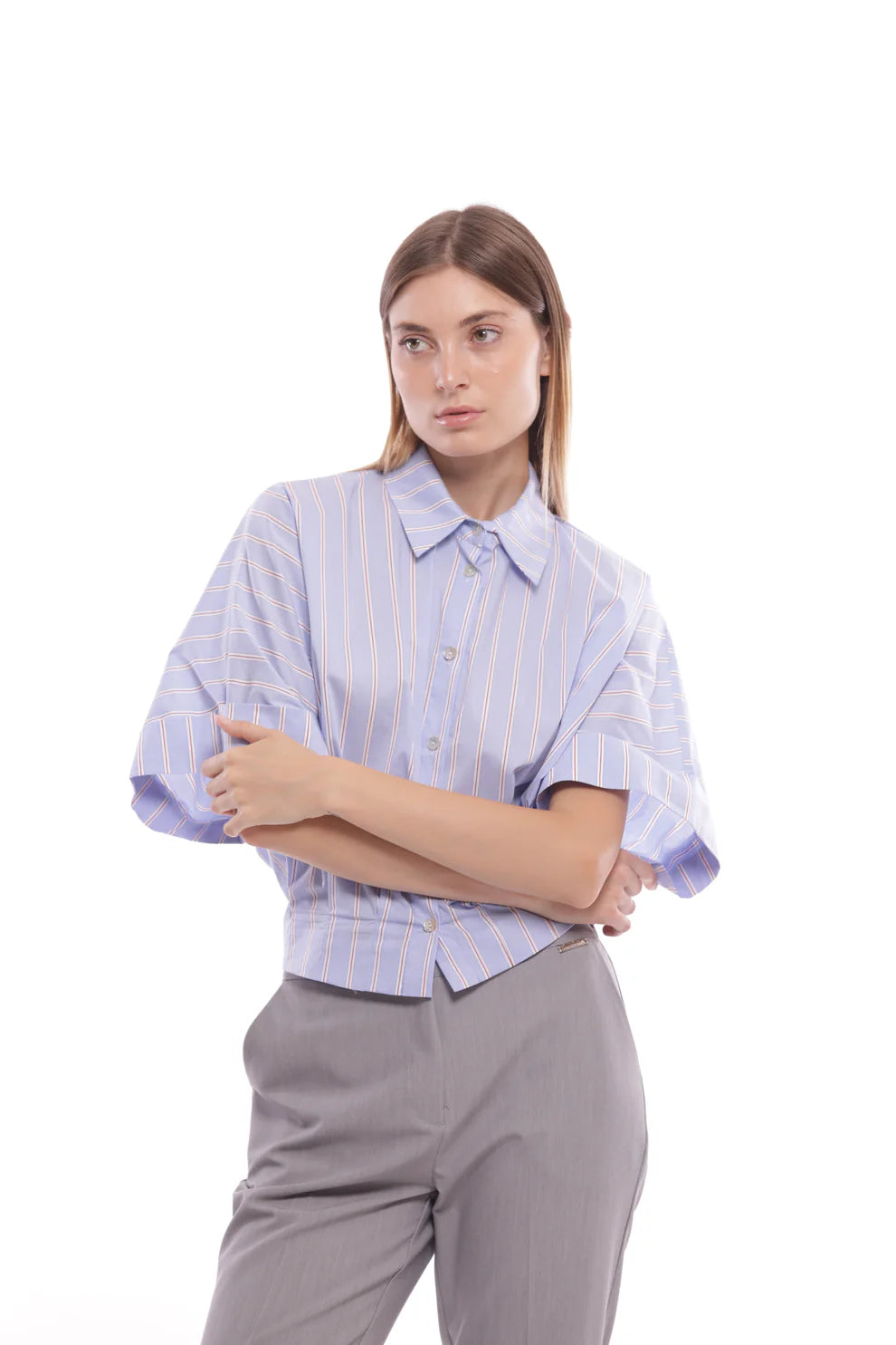 Camicia donna cropped a righe con maniche ampie