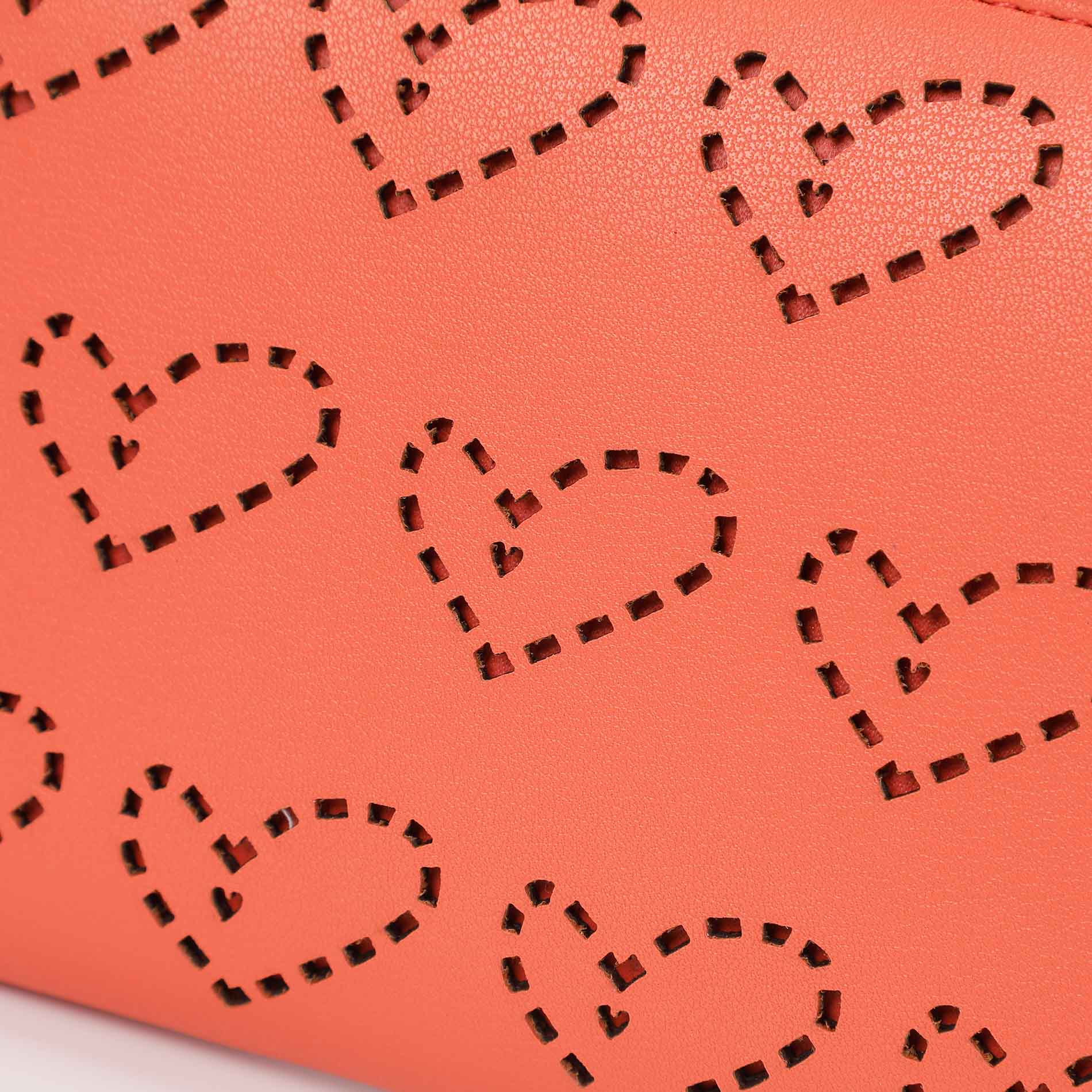 Portafoglio Mimi Mua con cuori intagliati e zip