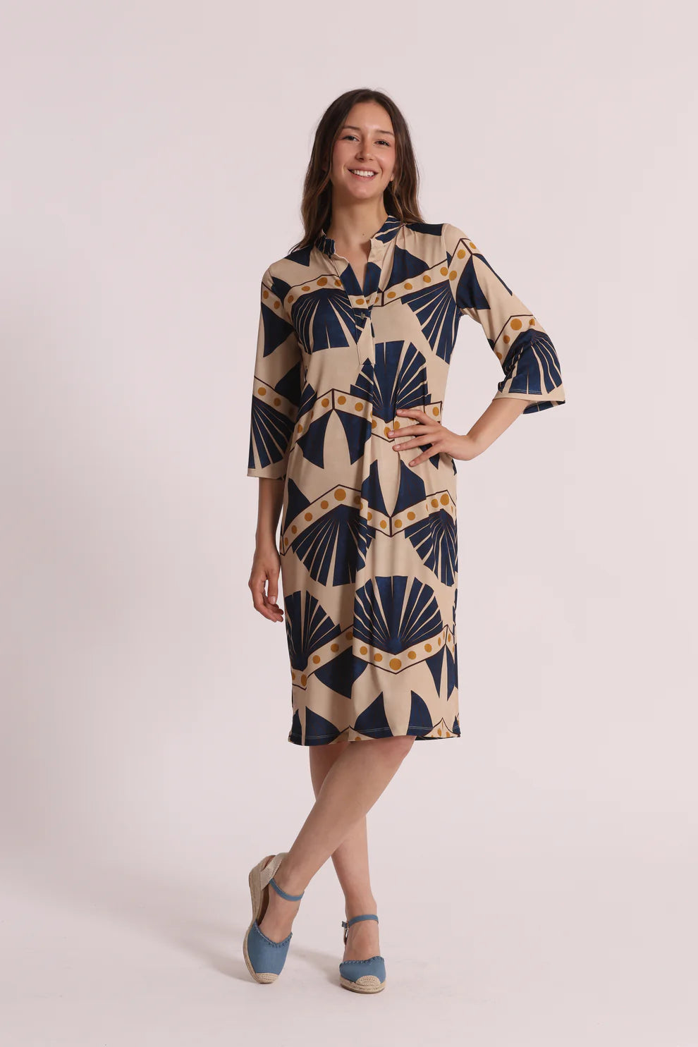 Abito donna Mimi Mua fantasia geometrica con scollo a V e maniche tre quarti