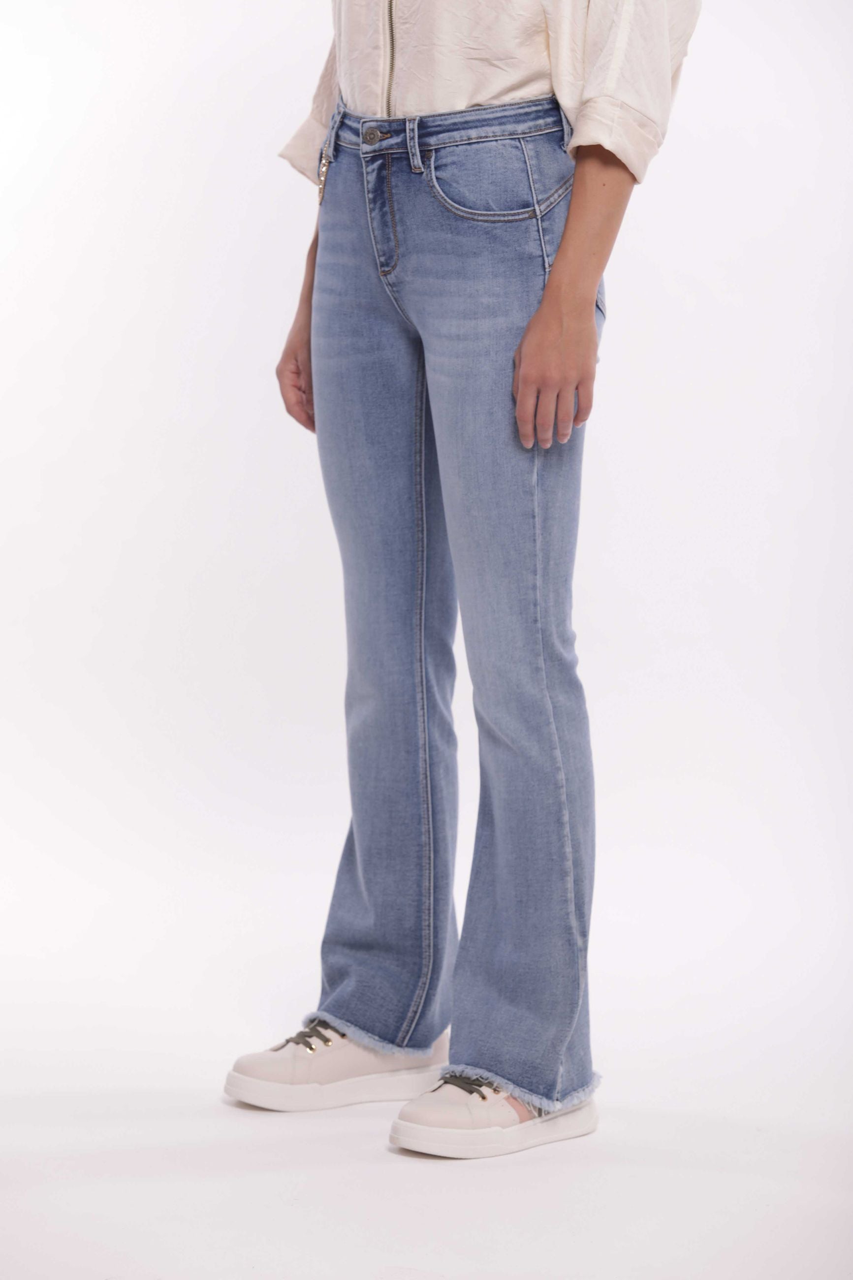 Mimi Mua Jeans Flare Blu con Dettaglio Gioiello