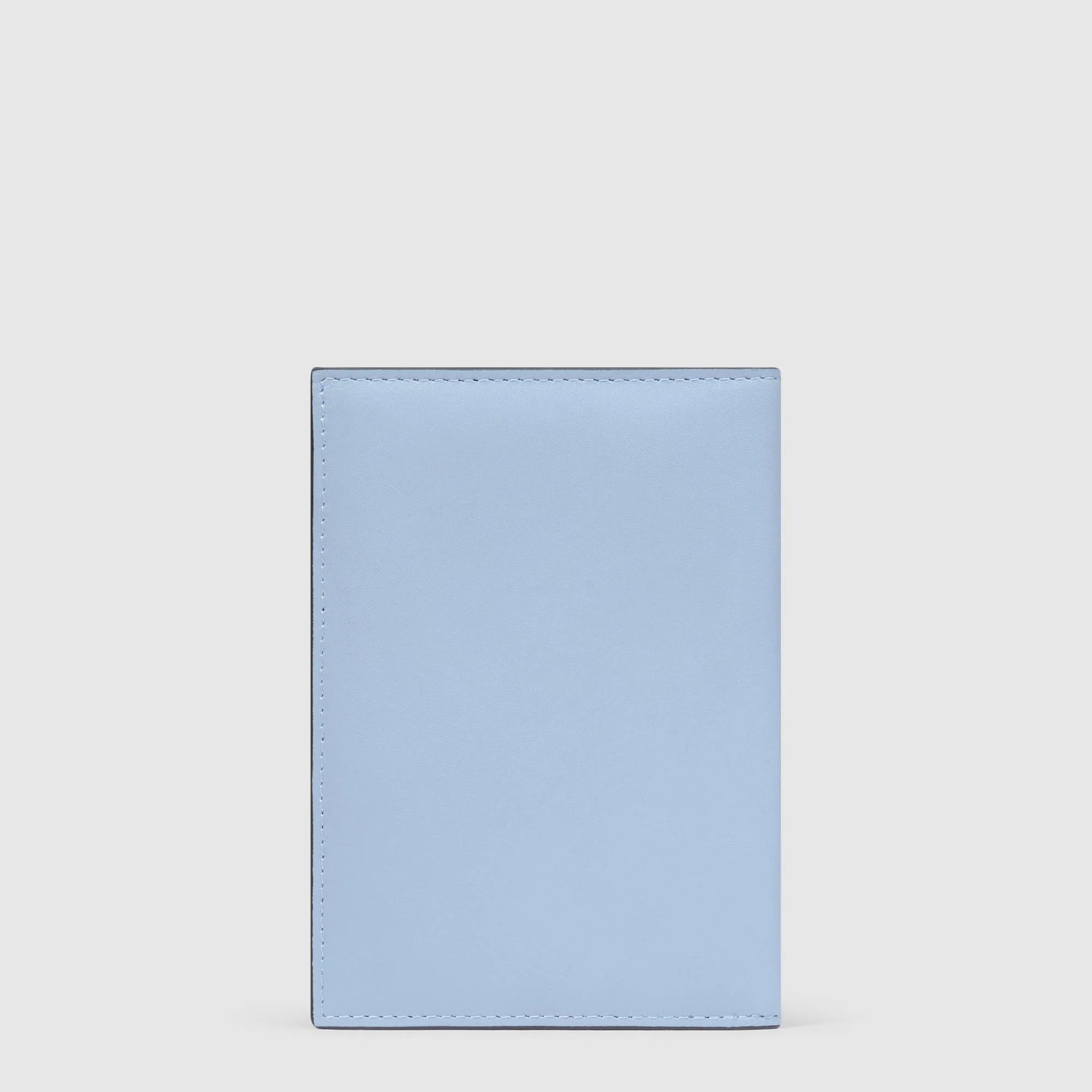 Piquadro porta passaporto in pelle con protezione RFID e scomparti per carte