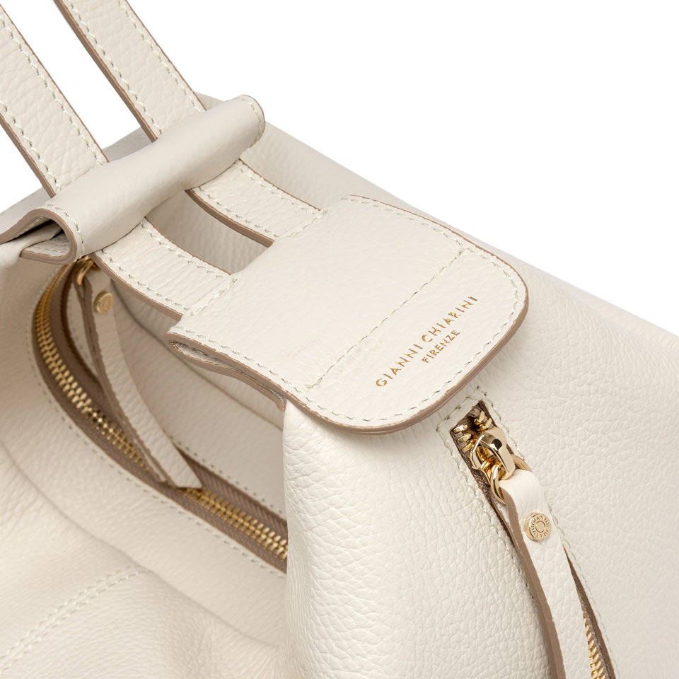 Zaino Gianni Chiarini in pelle martellata con zip laterali