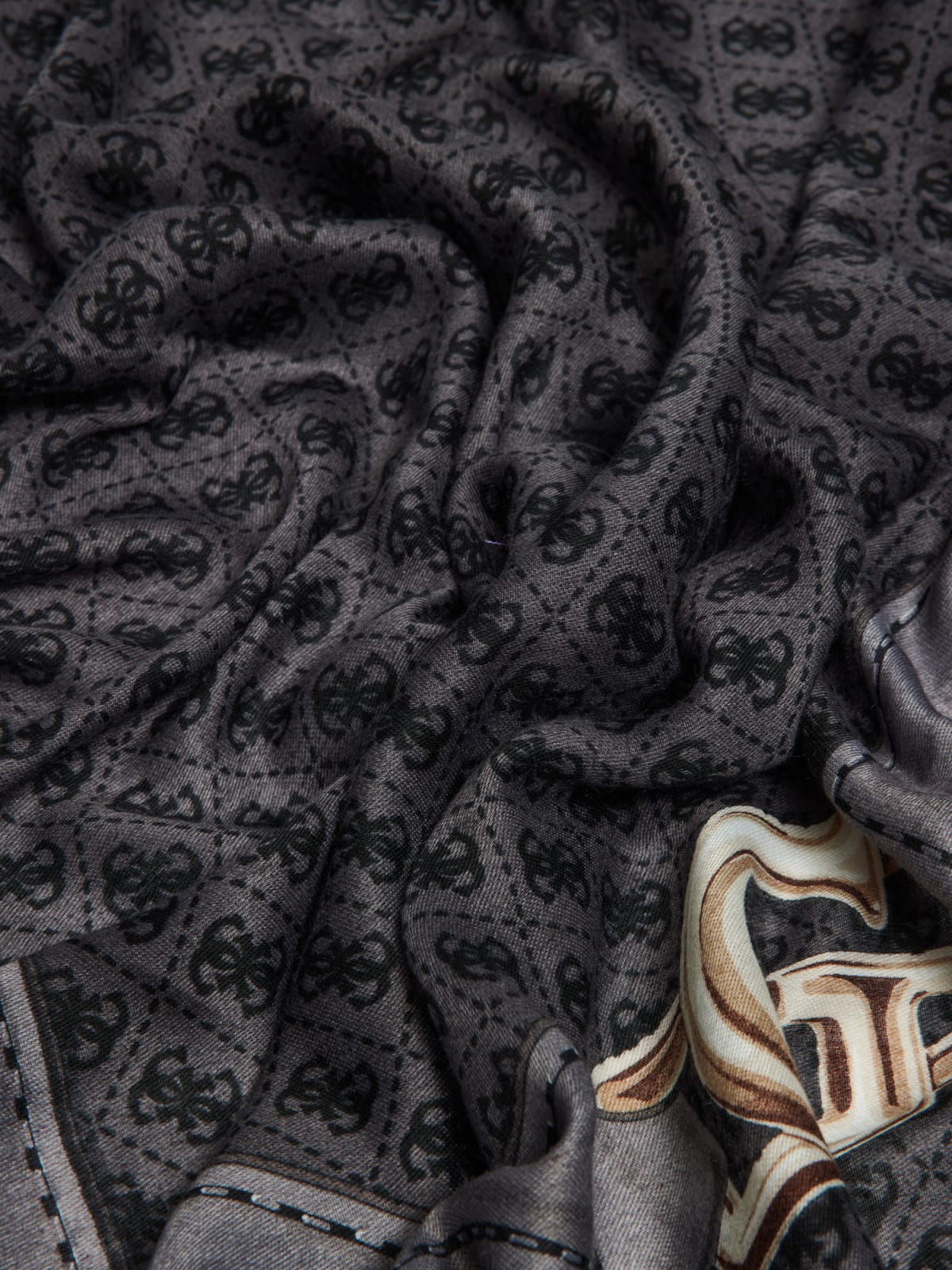 Guess foulard logo all over con bordo a contrasto