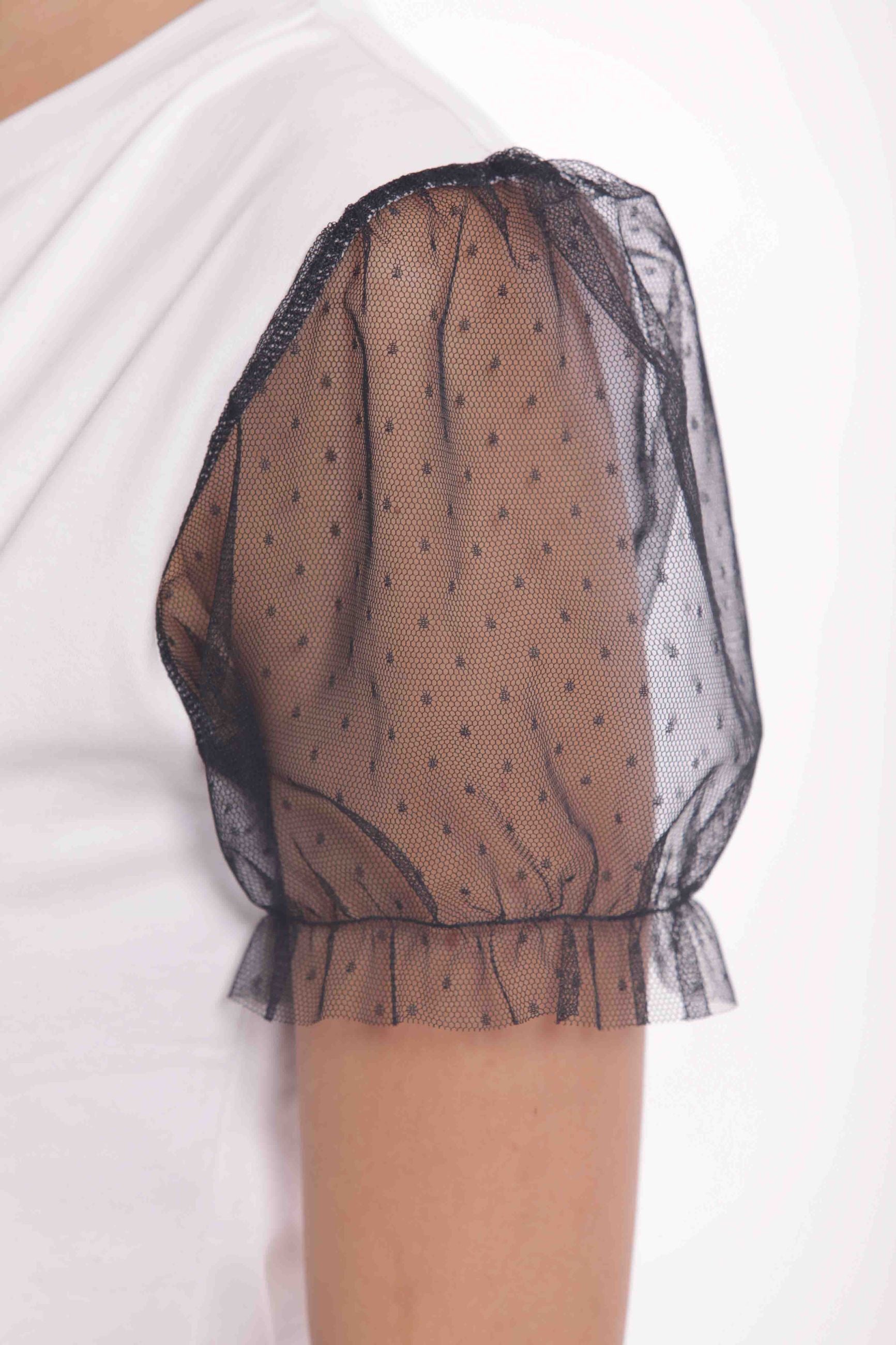 Minimua T-shirt con Taschino Strass e Maniche in Tulle
