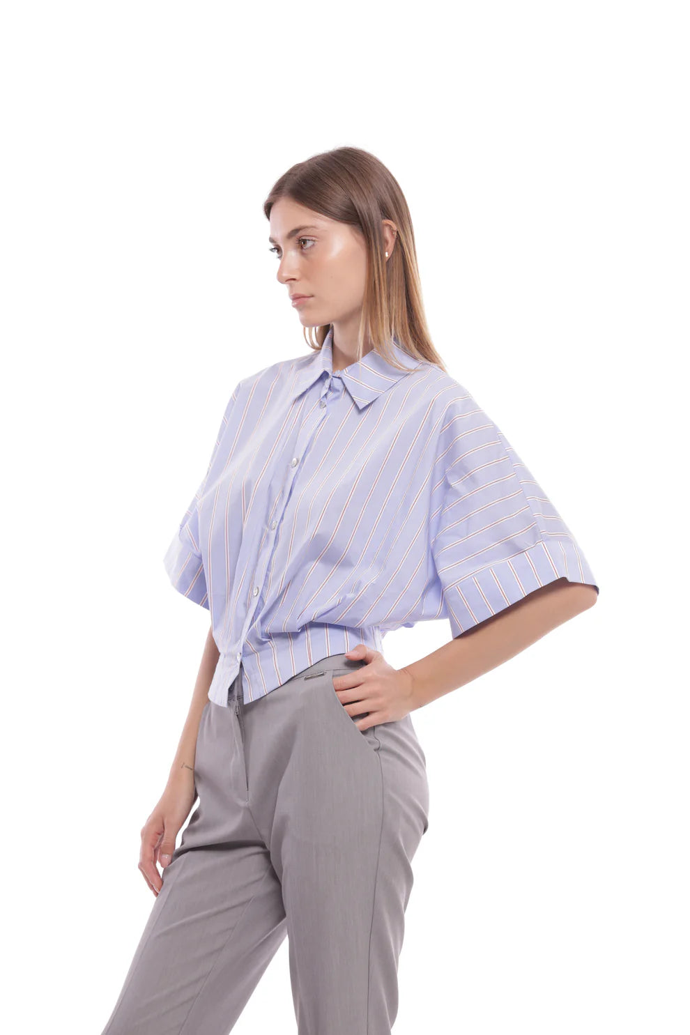 Camicia donna cropped a righe con maniche ampie
