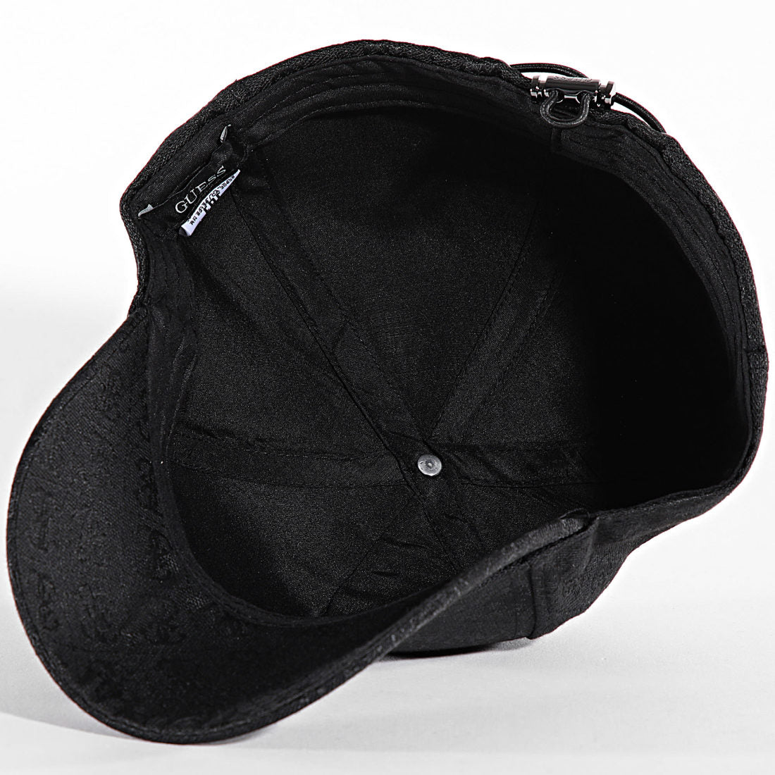 Cappellino Guess con logo in rilievo tono su tono NERO LOGO TU | Giò Fashion