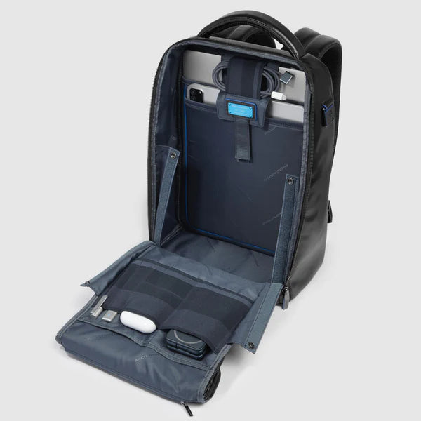 Zaino Piquadro in pelle porta PC e tablet con scomparti organizzati
