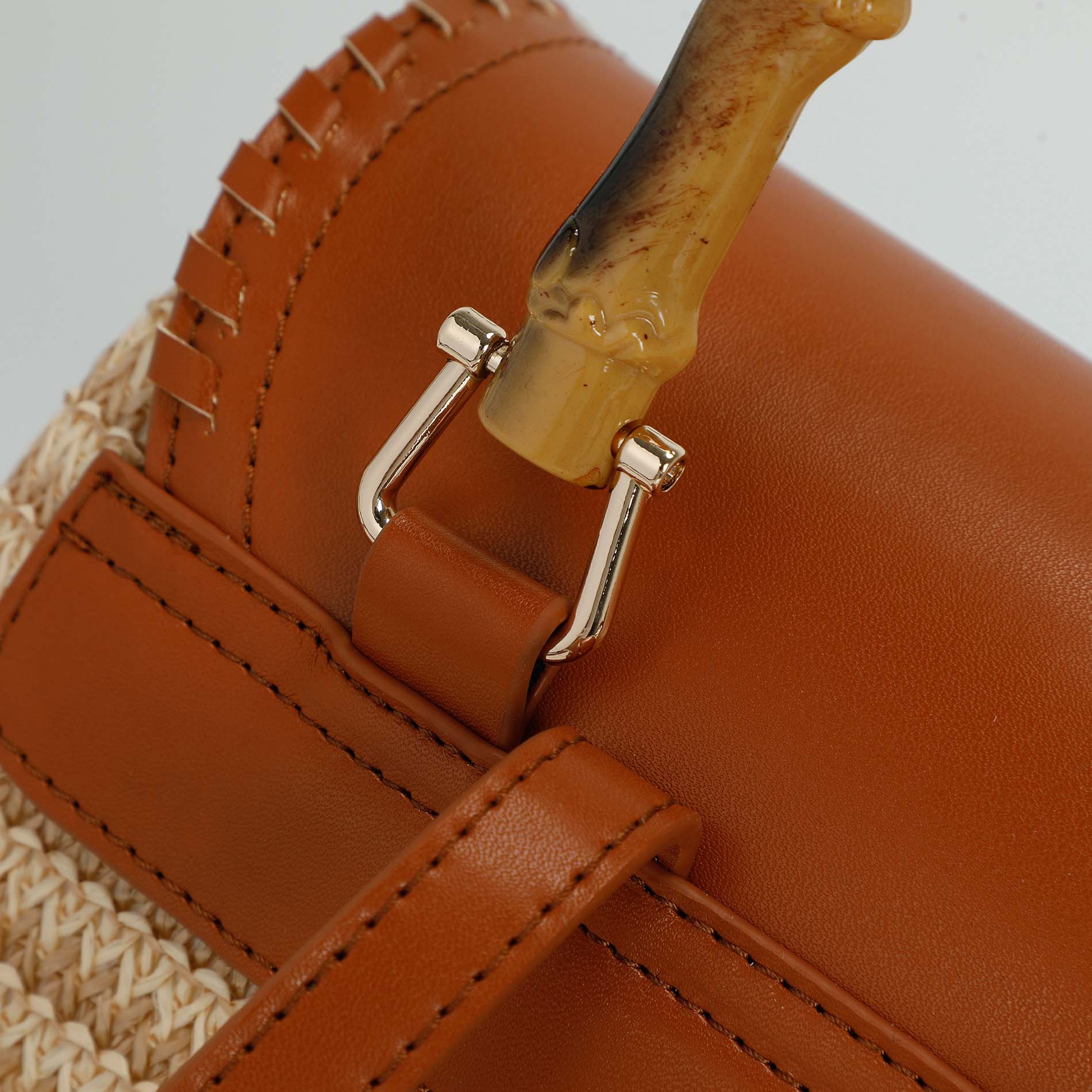 Mimi Mua zaino in paglia con manico bamboo