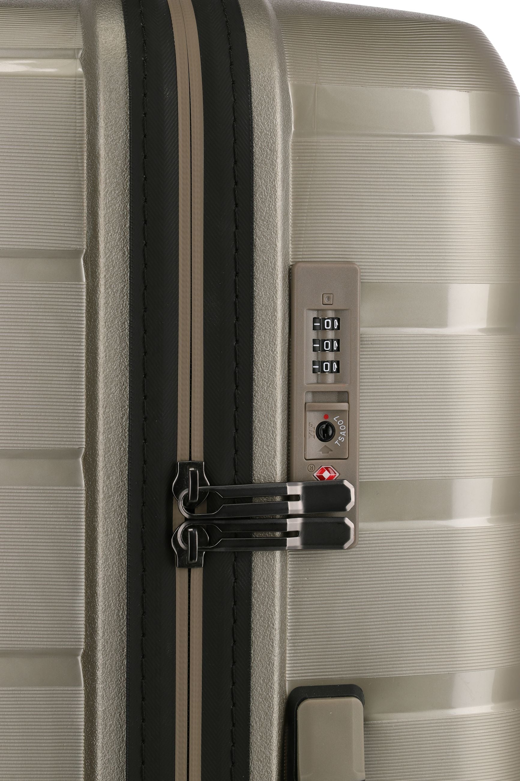 Valigia rigida Travelite Air Base L con TSA e ruote doppie