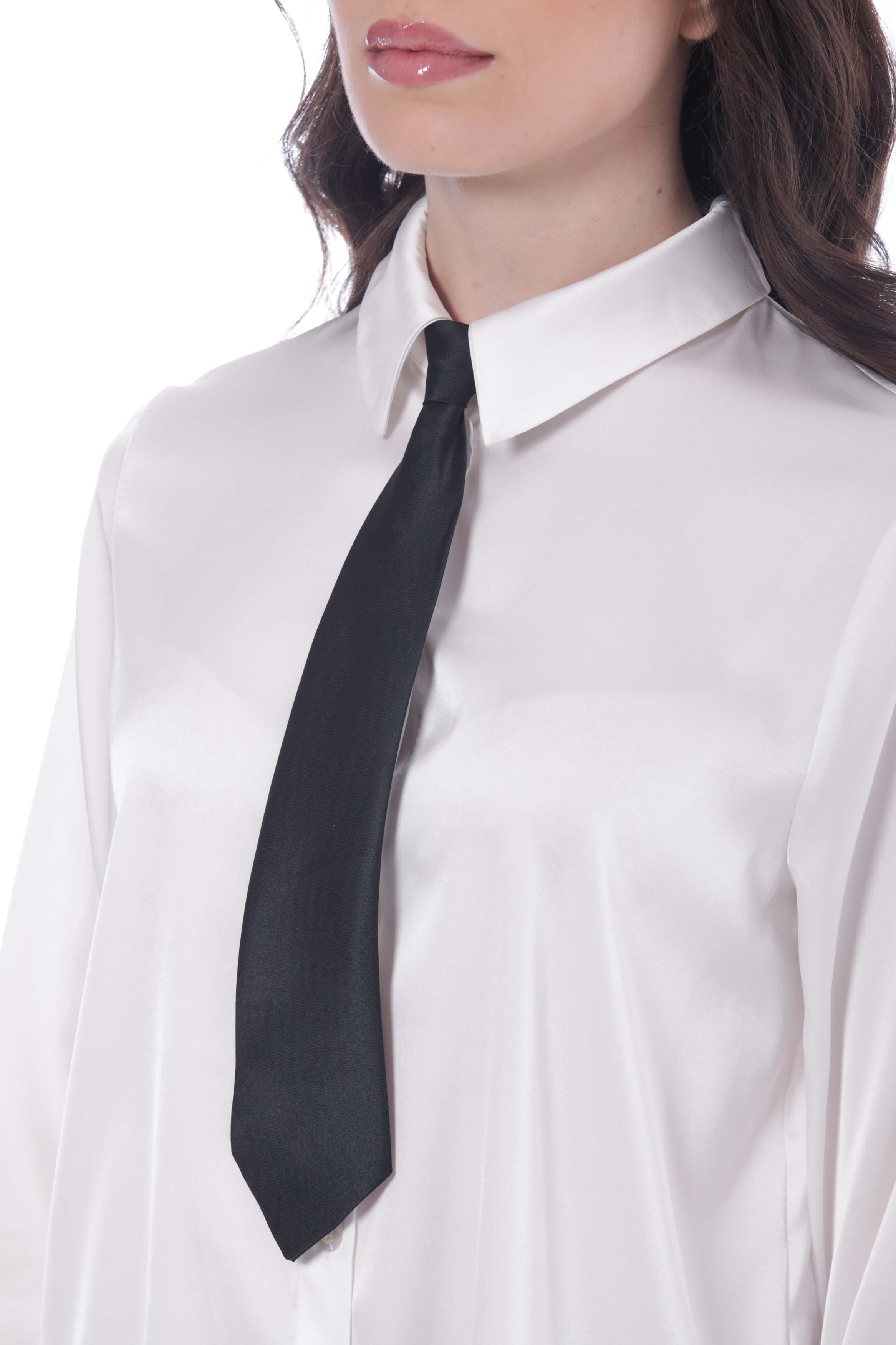 Camicia elegante Mimi Mua con cravatta decorativa