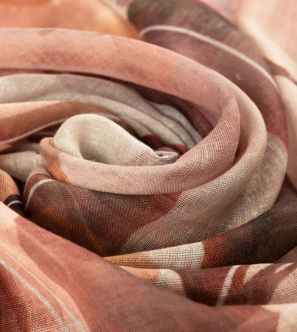 Anekke Sciarpa Memories in poliestere con stampa artistica Beige TU | Giò Fashion