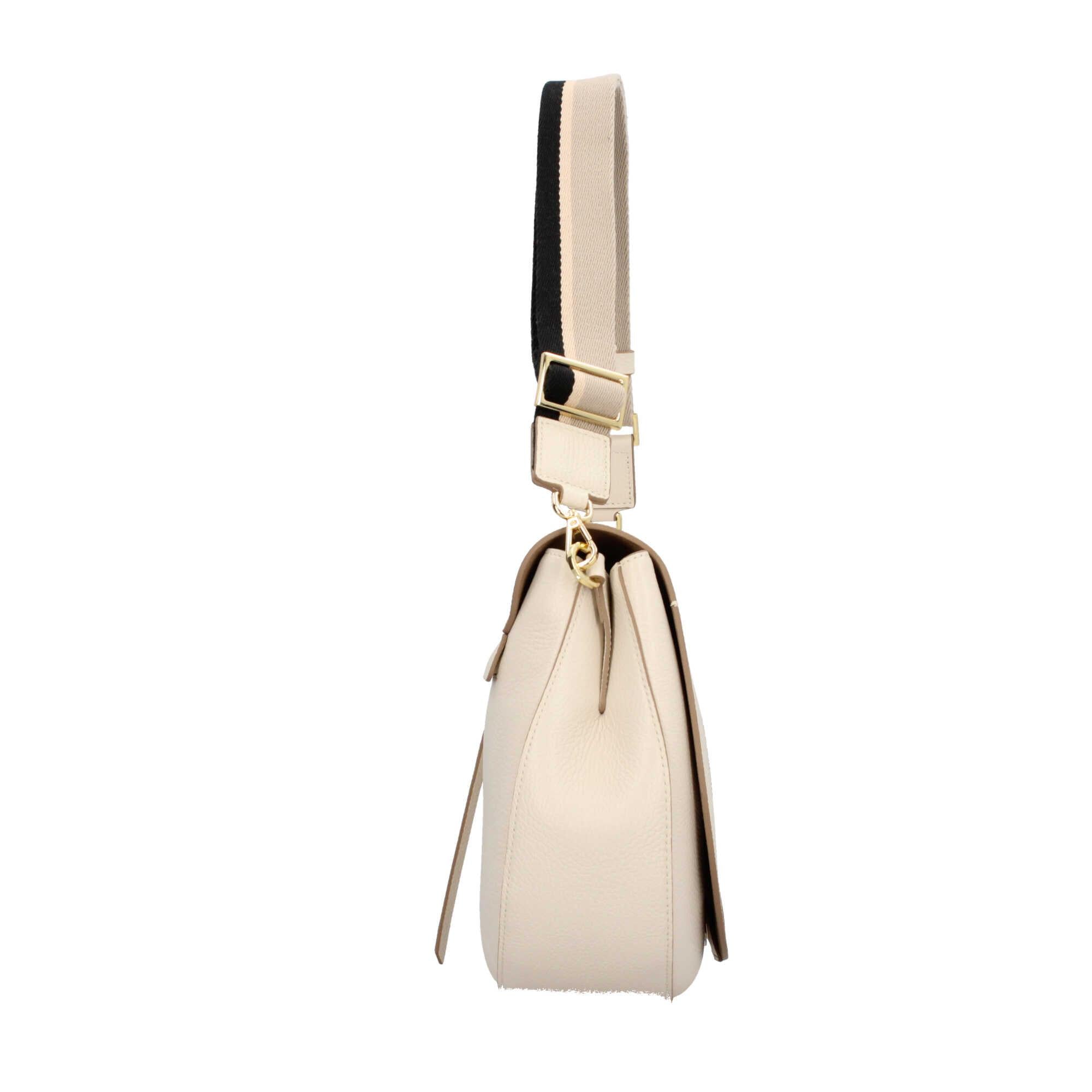 La Shoulder Bag di Gianni Chiarini chiusura con patta