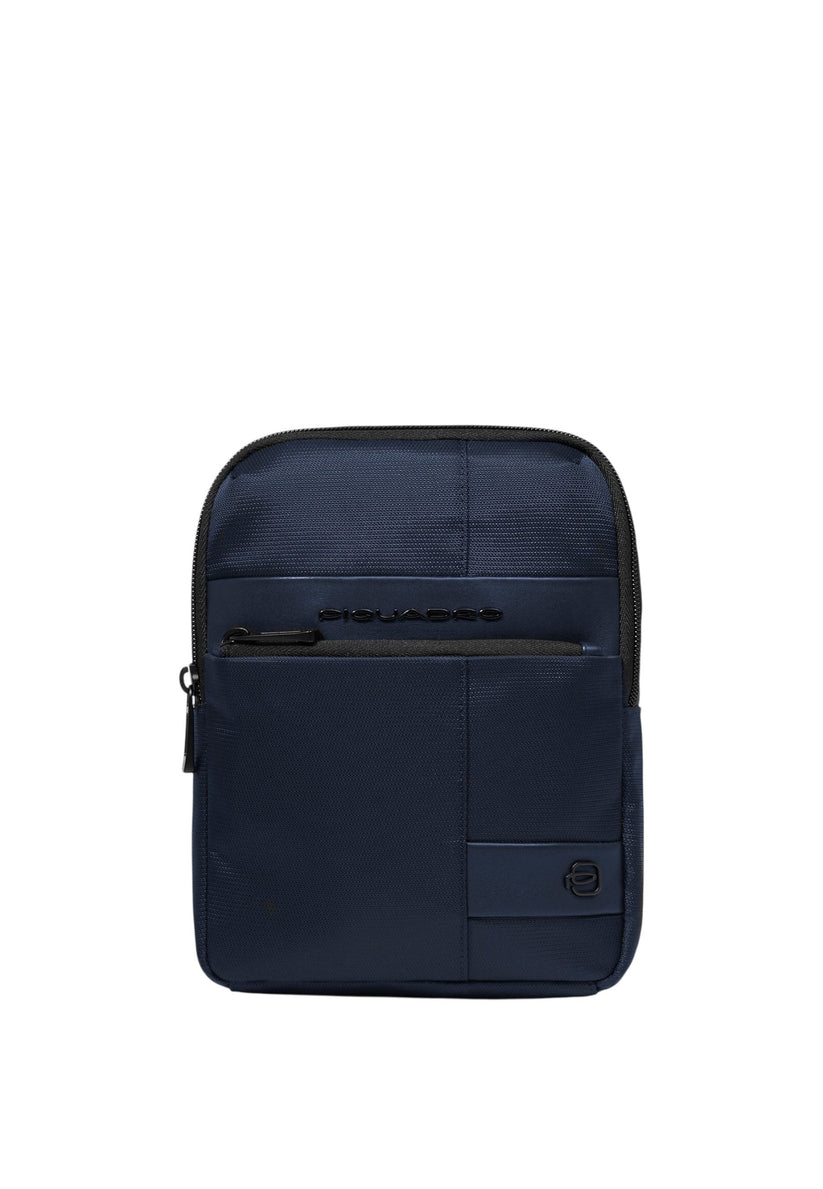 Borsello uomo Piquadro a tracolla in pelle dal design compatto