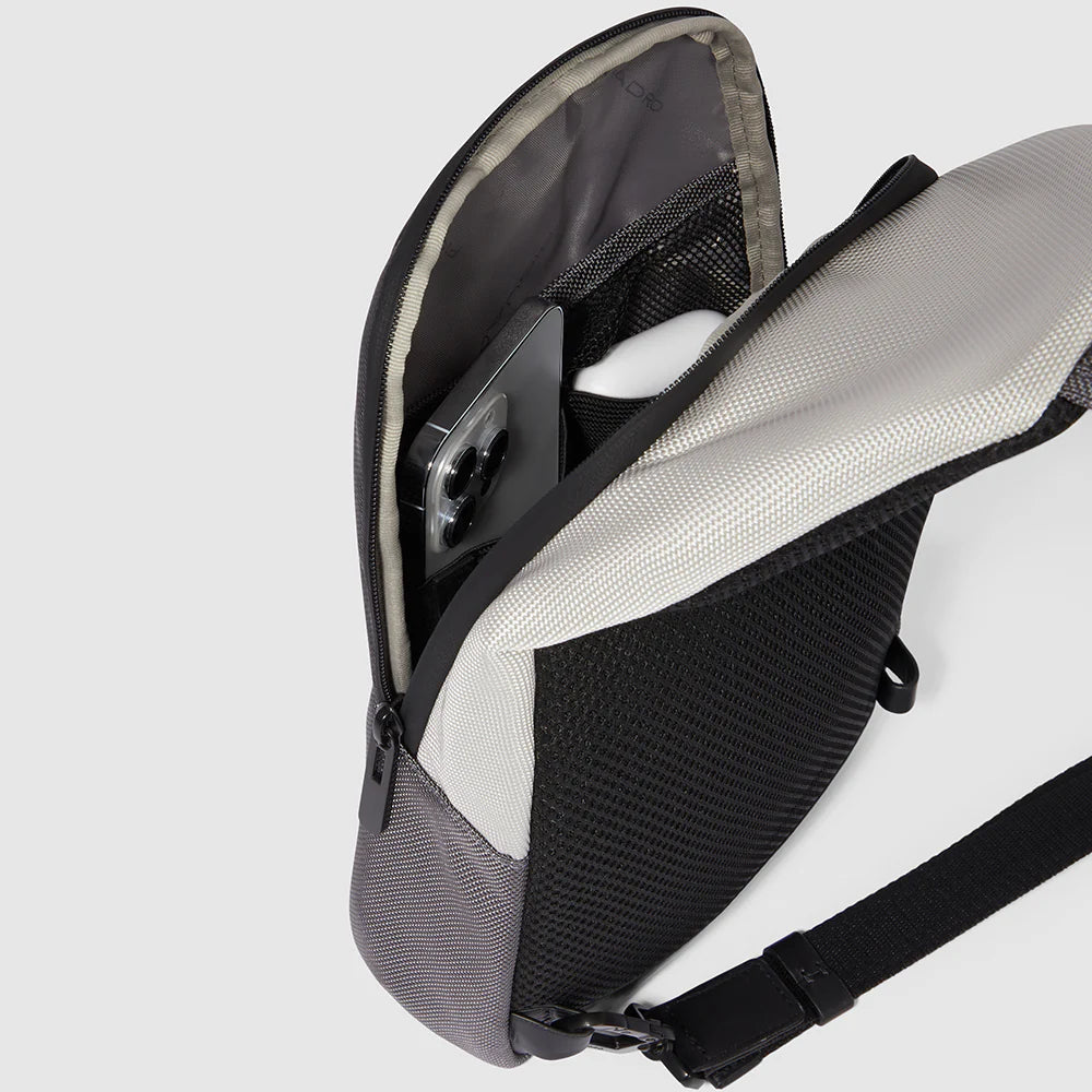 Monospalla Piquadro per iPad mini in tessuto riciclato