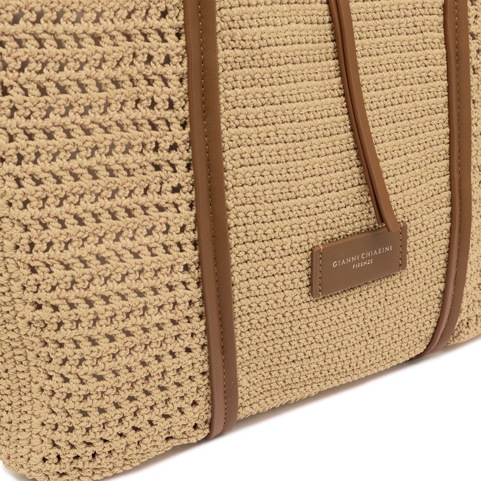 Shopping bag Gianni Chiarini in tessuto uncinetto con design raffinato