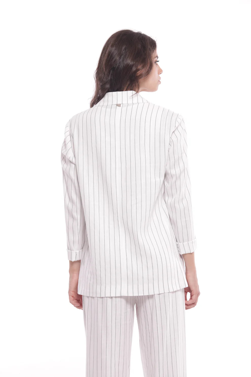 Blazer donna elegante a righe con revers e bottoni