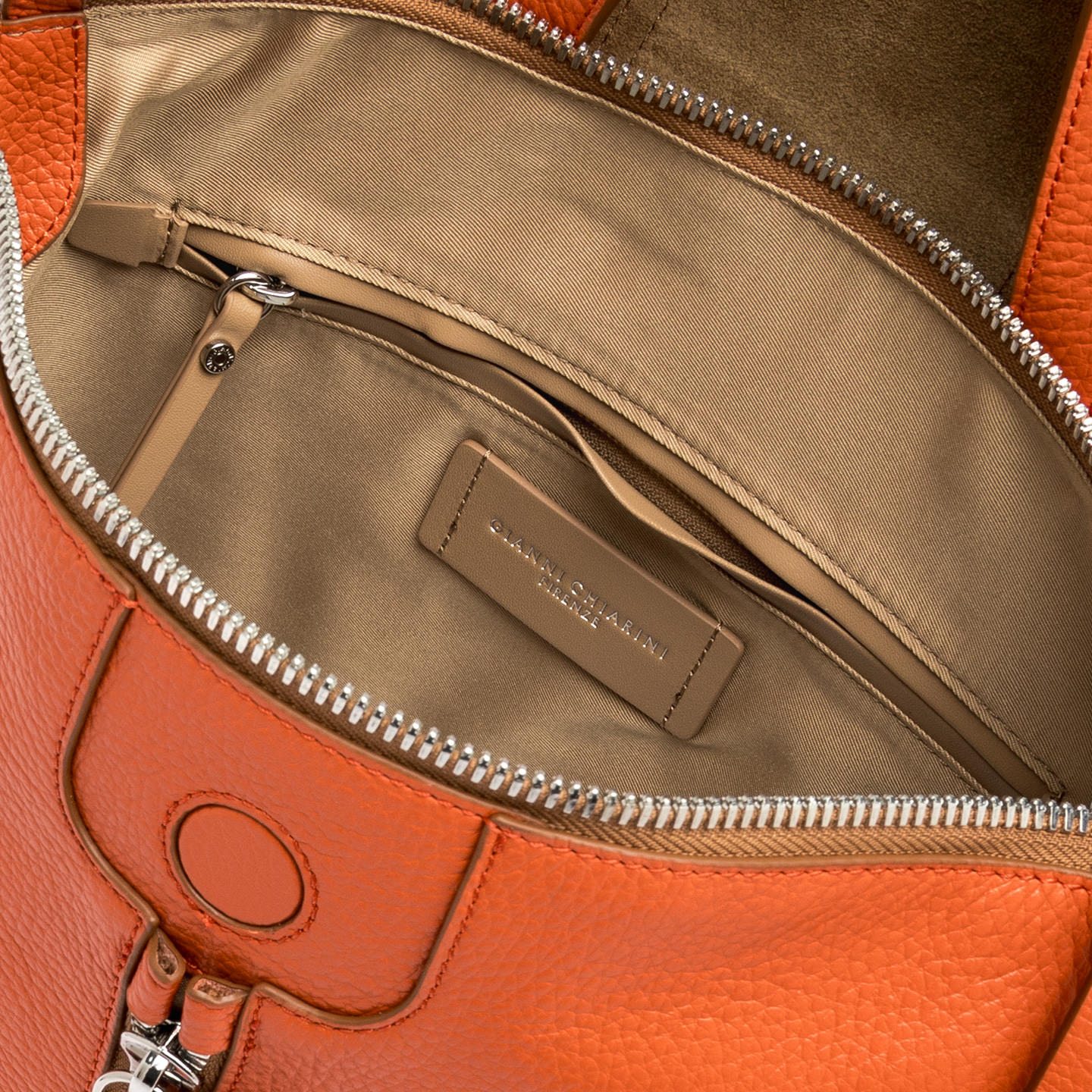 Zaino Gianni Chiarini in pelle dal design contemporaneo
