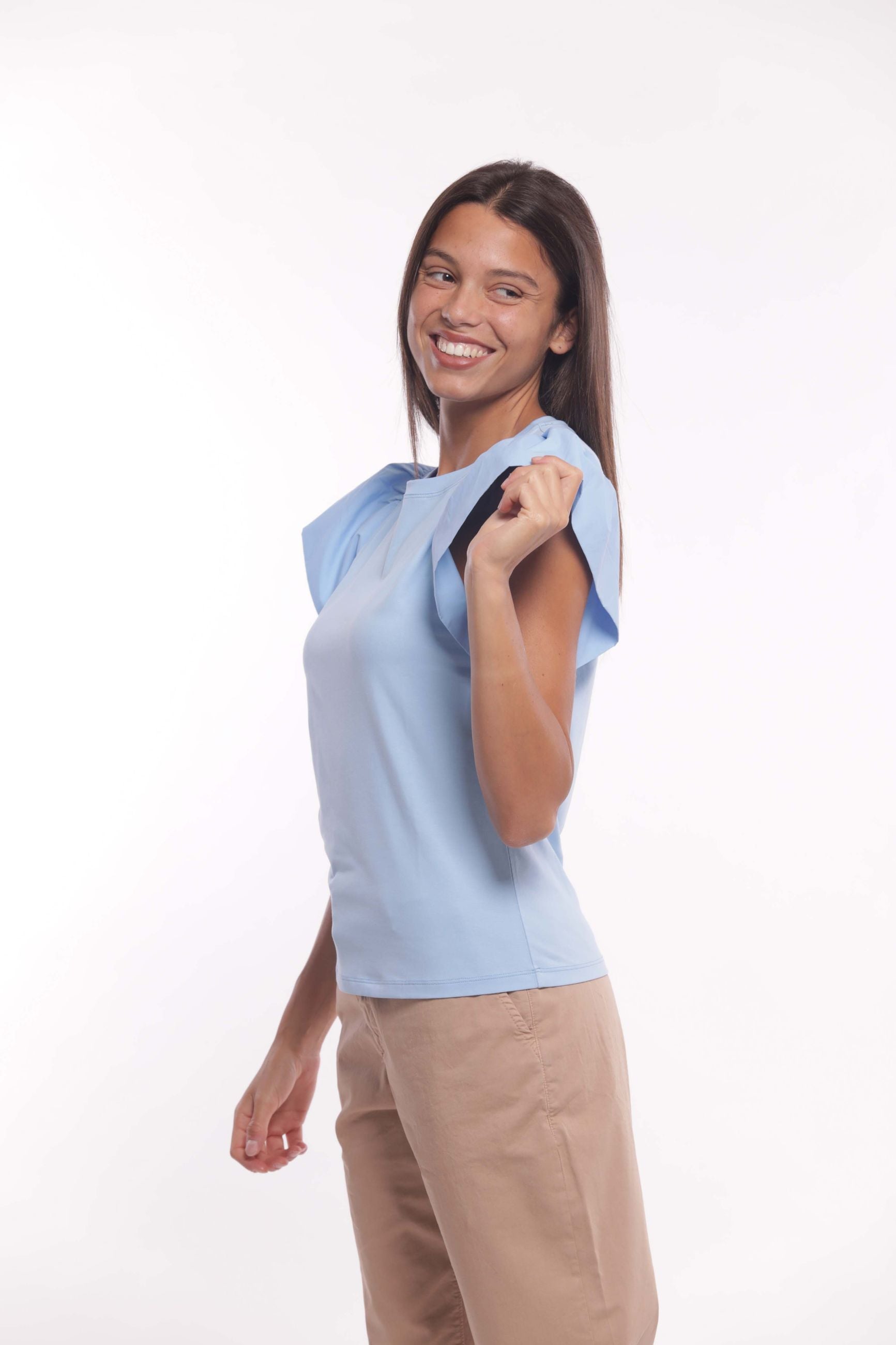 Minimua T-shirt con Maniche Volant e Taglio Elegante