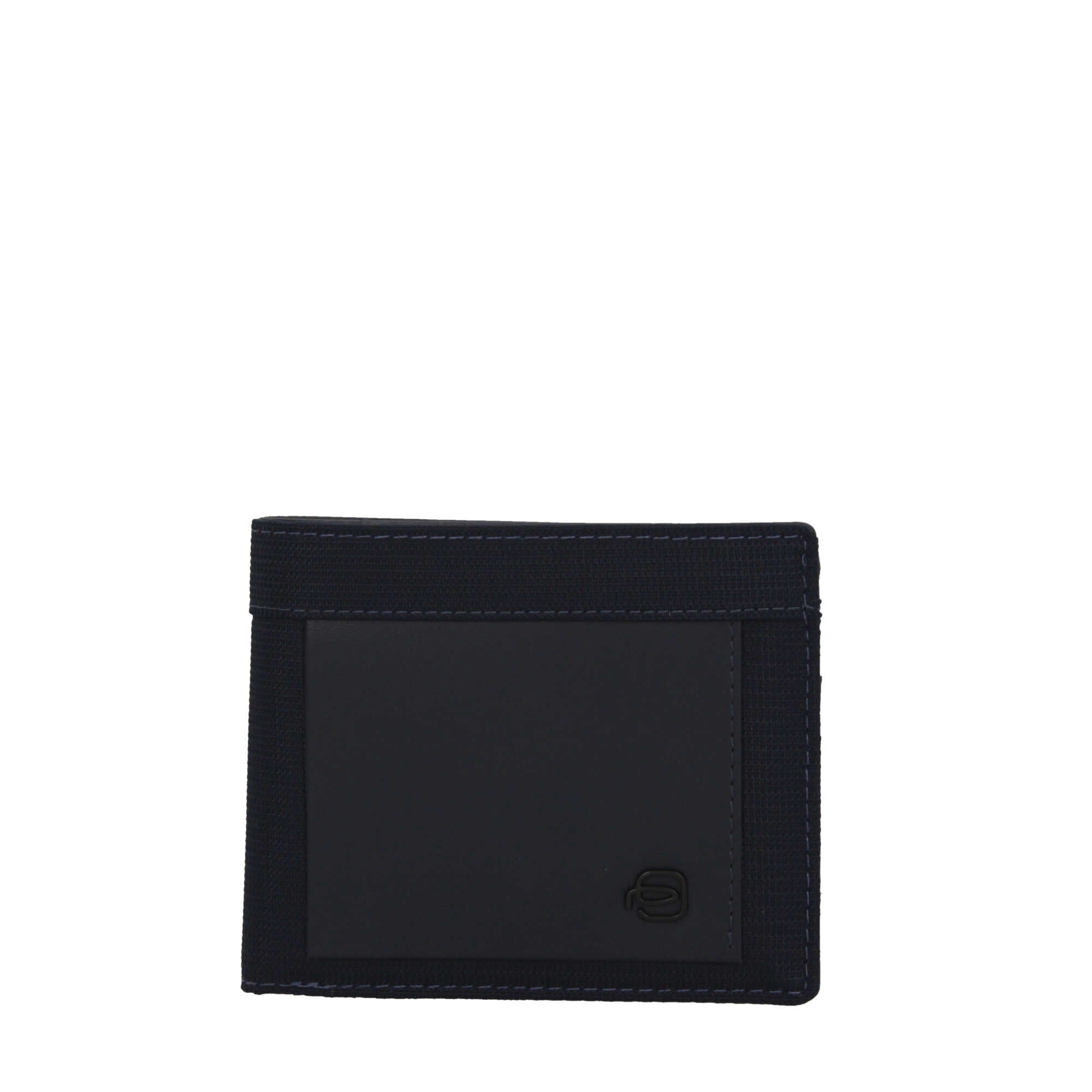 Portafoglio Piquadro in pelle con scomparti organizzati e design elegante