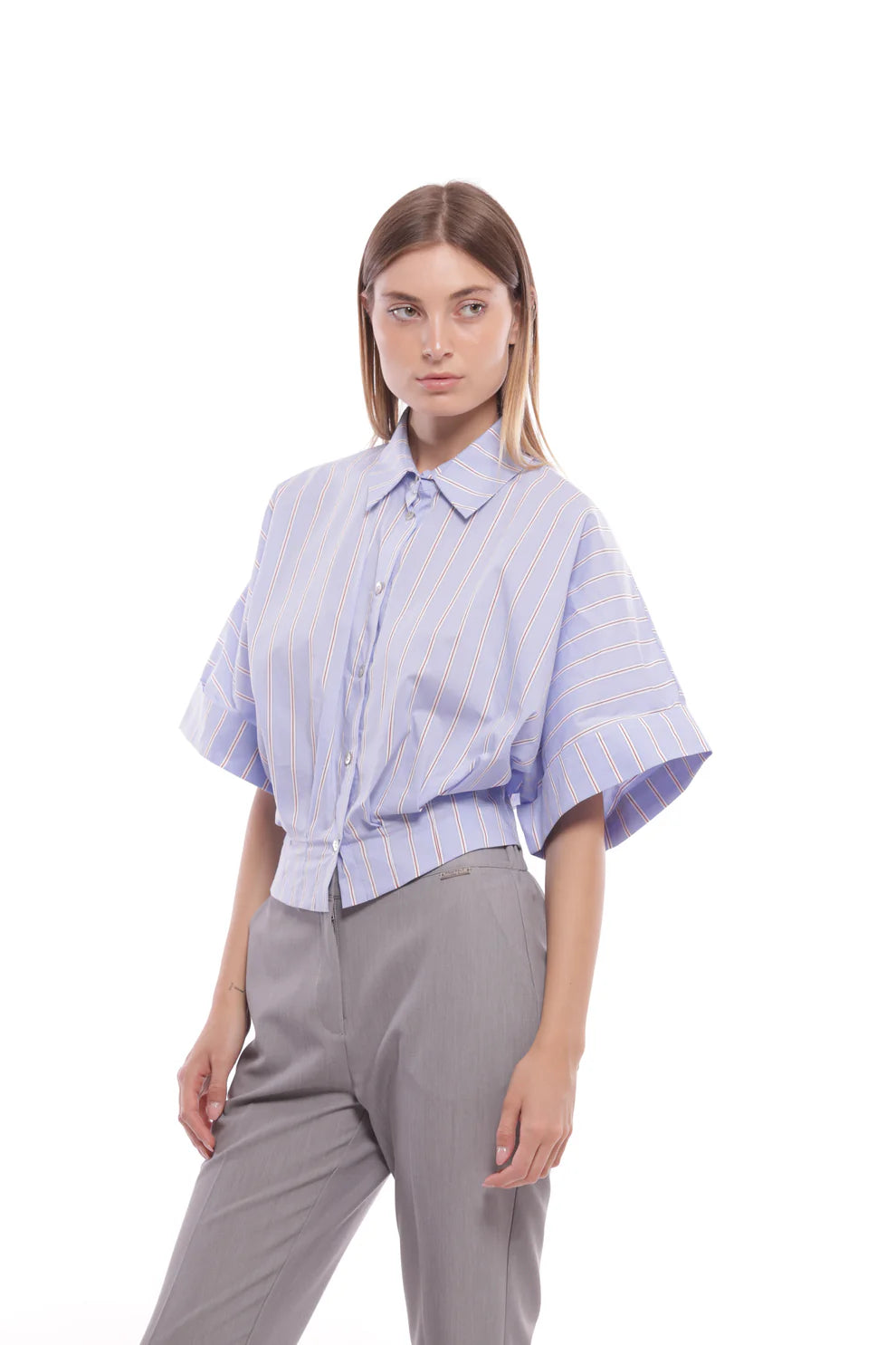 Camicia donna cropped a righe con maniche ampie