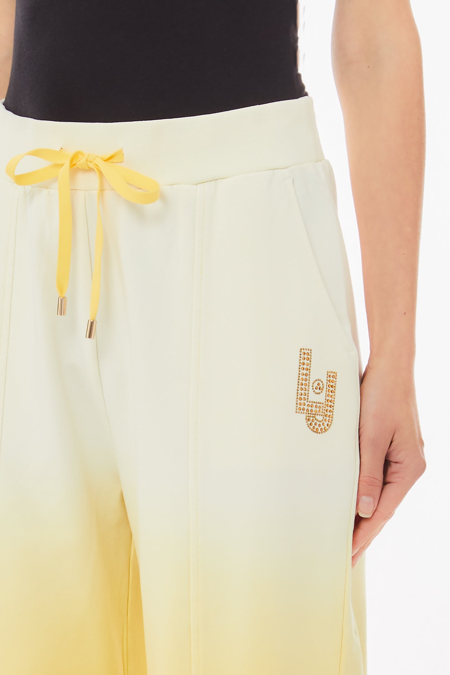 Pantaloni Liu Jo in tessuto fluido con logo applicato