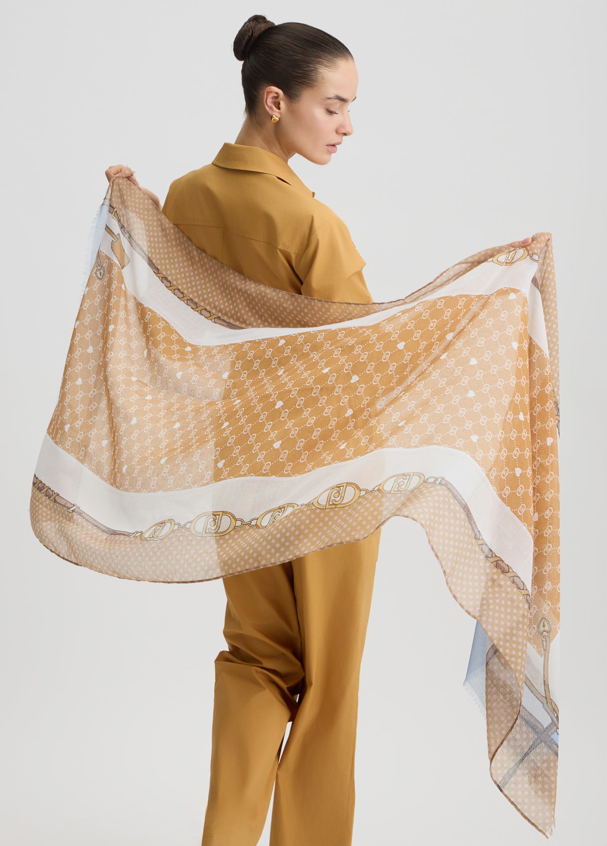 Foulard Donna Liu Jo con Fantasia Geometrica e Dettagli Iconici Marrone TU | Giò Fashion