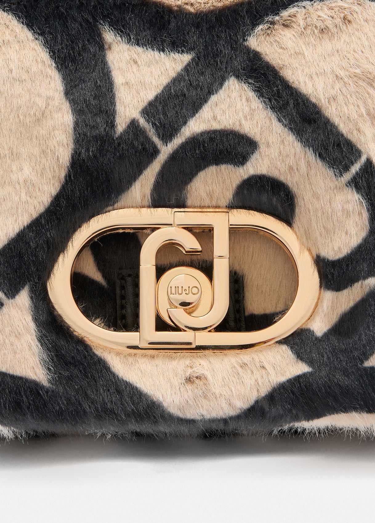 Borsa Liu Jo Puffy effetto pelliccia con logo maxi e catena dorata BEIGE/NERO TU | Giò Fashion