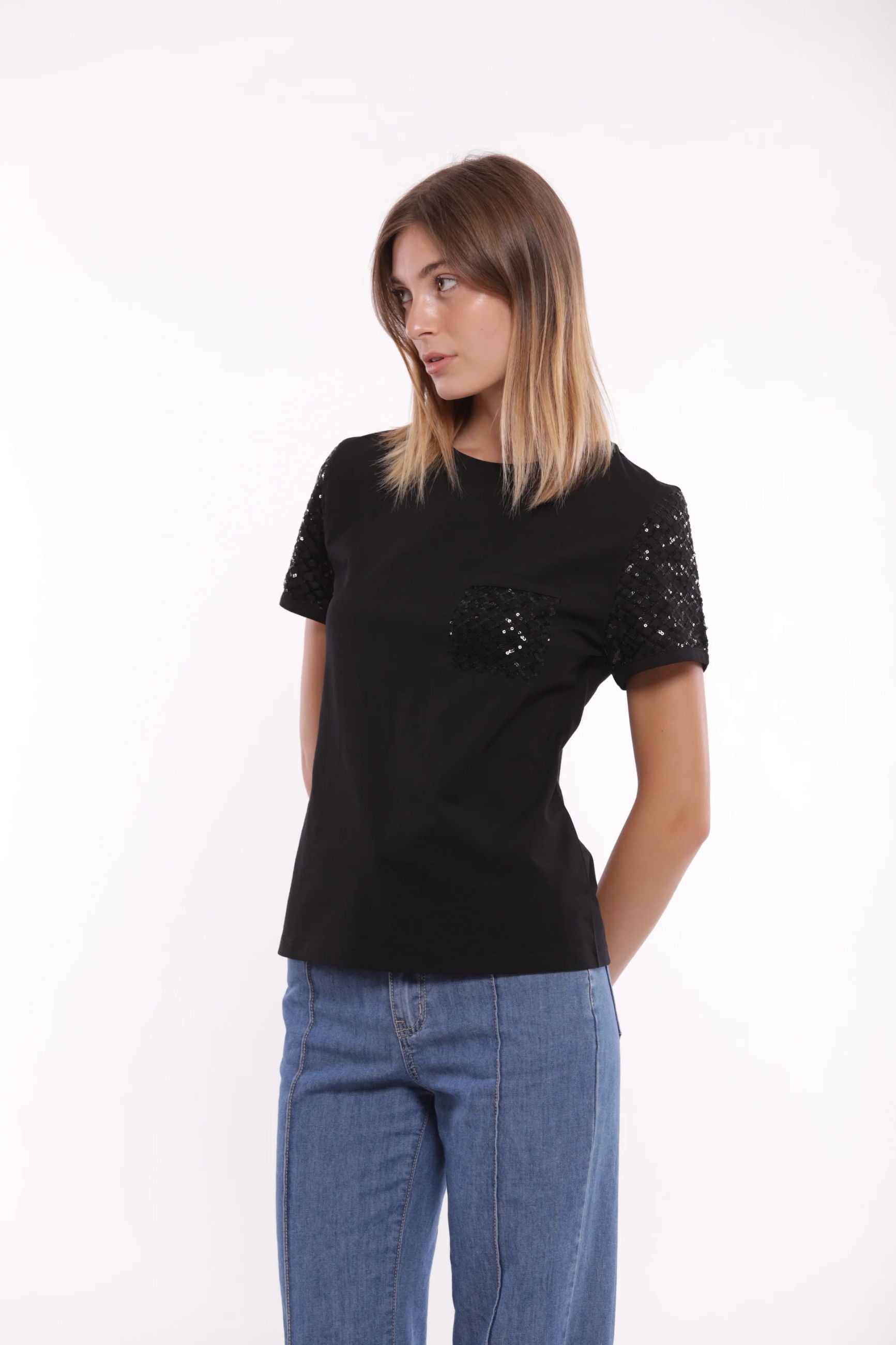T-shirt Mimìmuà con maniche in paillettes e taschino