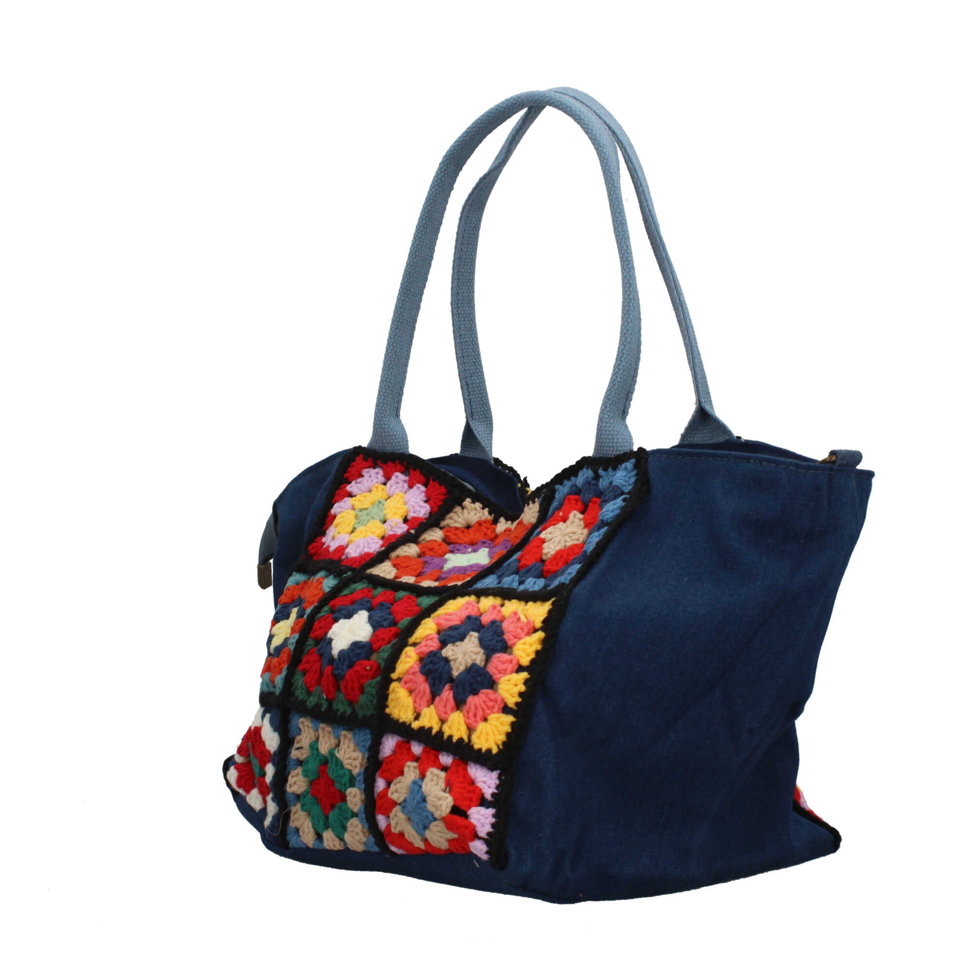 Borsa artigianale con inserti crochet in stile patchwork