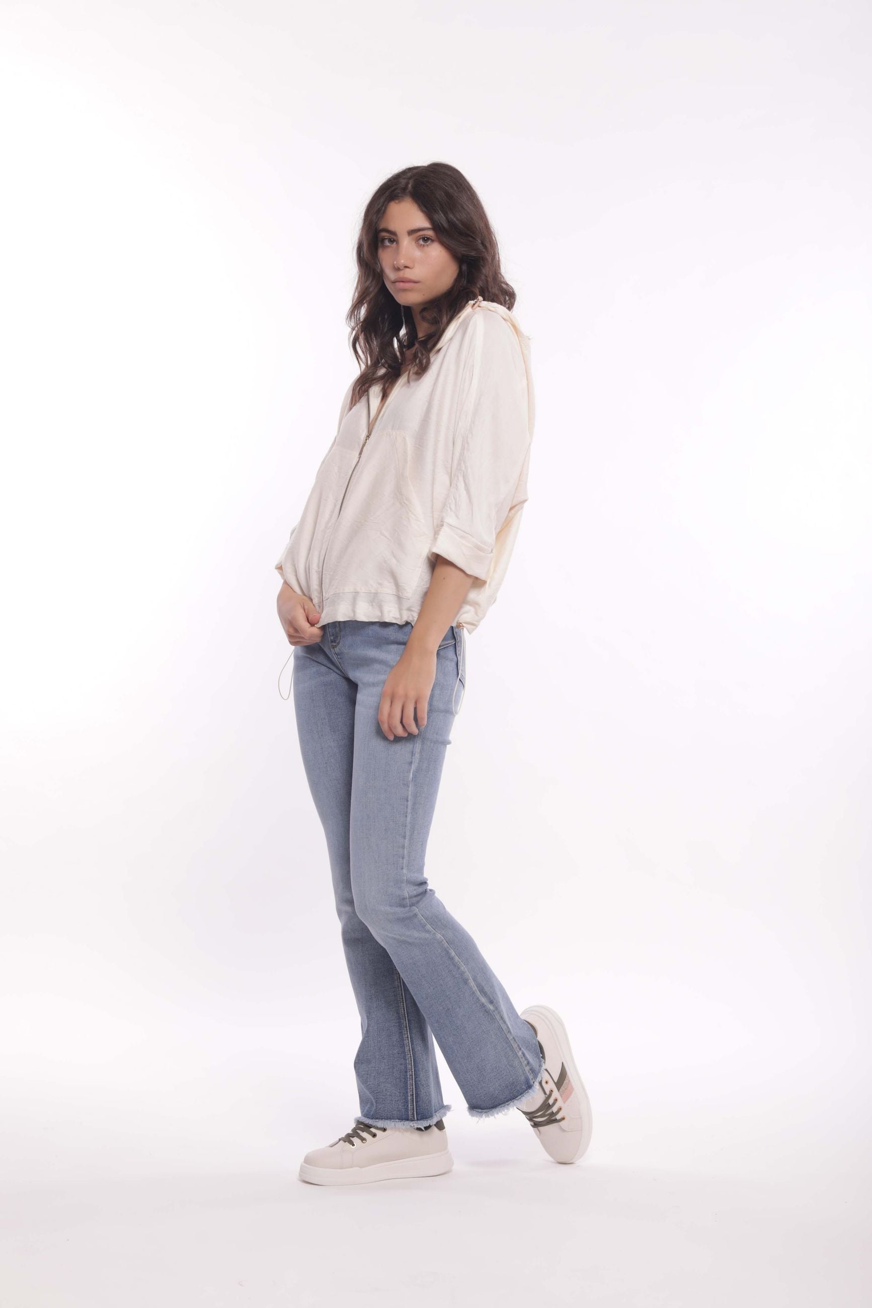 Mimi Mua Jeans Flare Blu con Dettaglio Gioiello