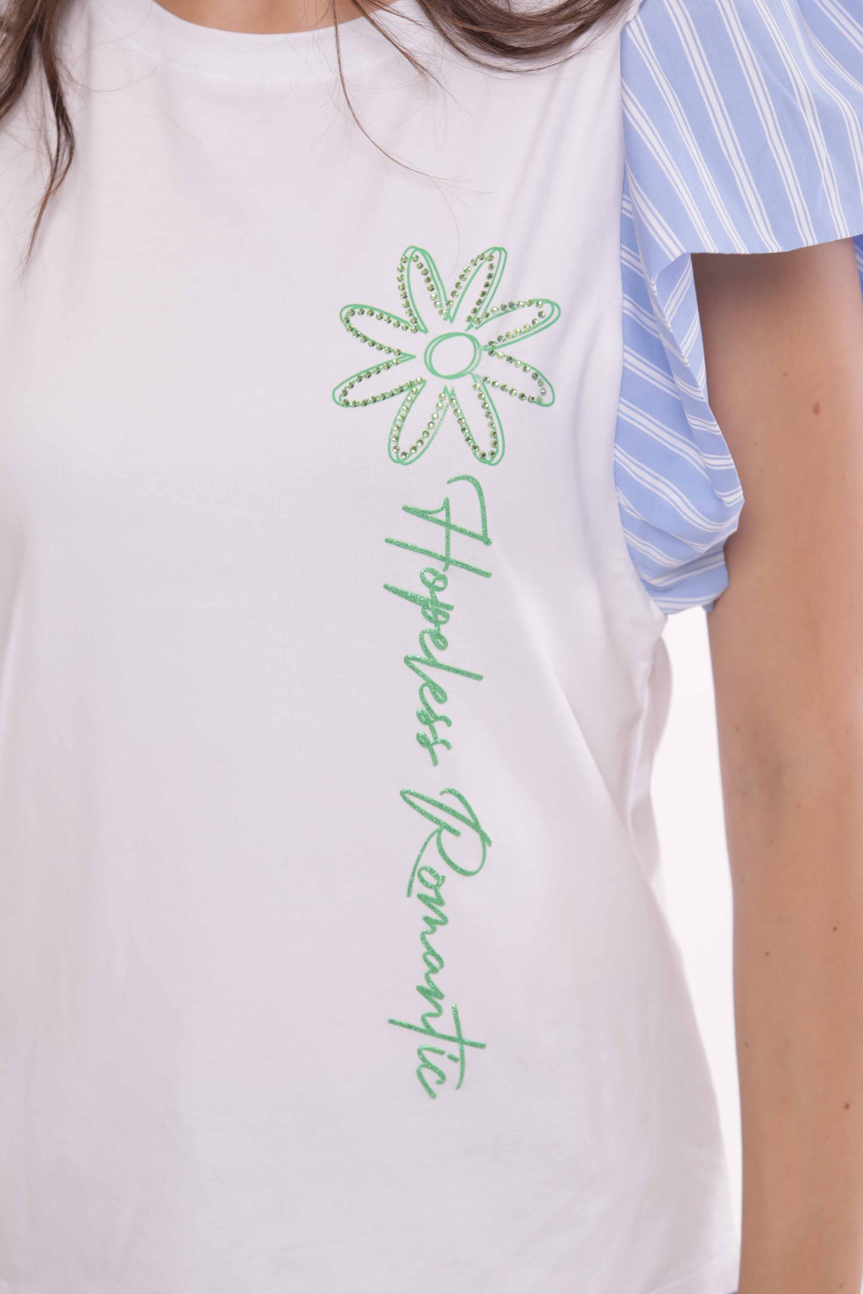 Minimua T-shirt con Maniche a Righe e Dettagli Floreali