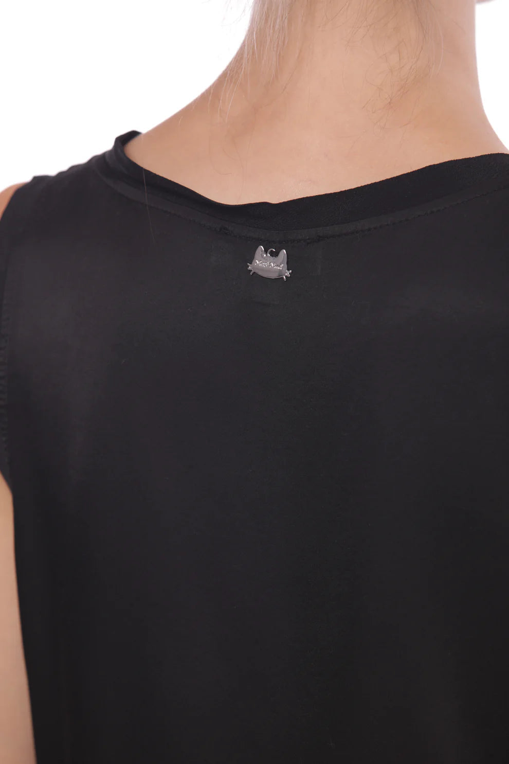 Top senza maniche con scollo morbido in tessuto fluido