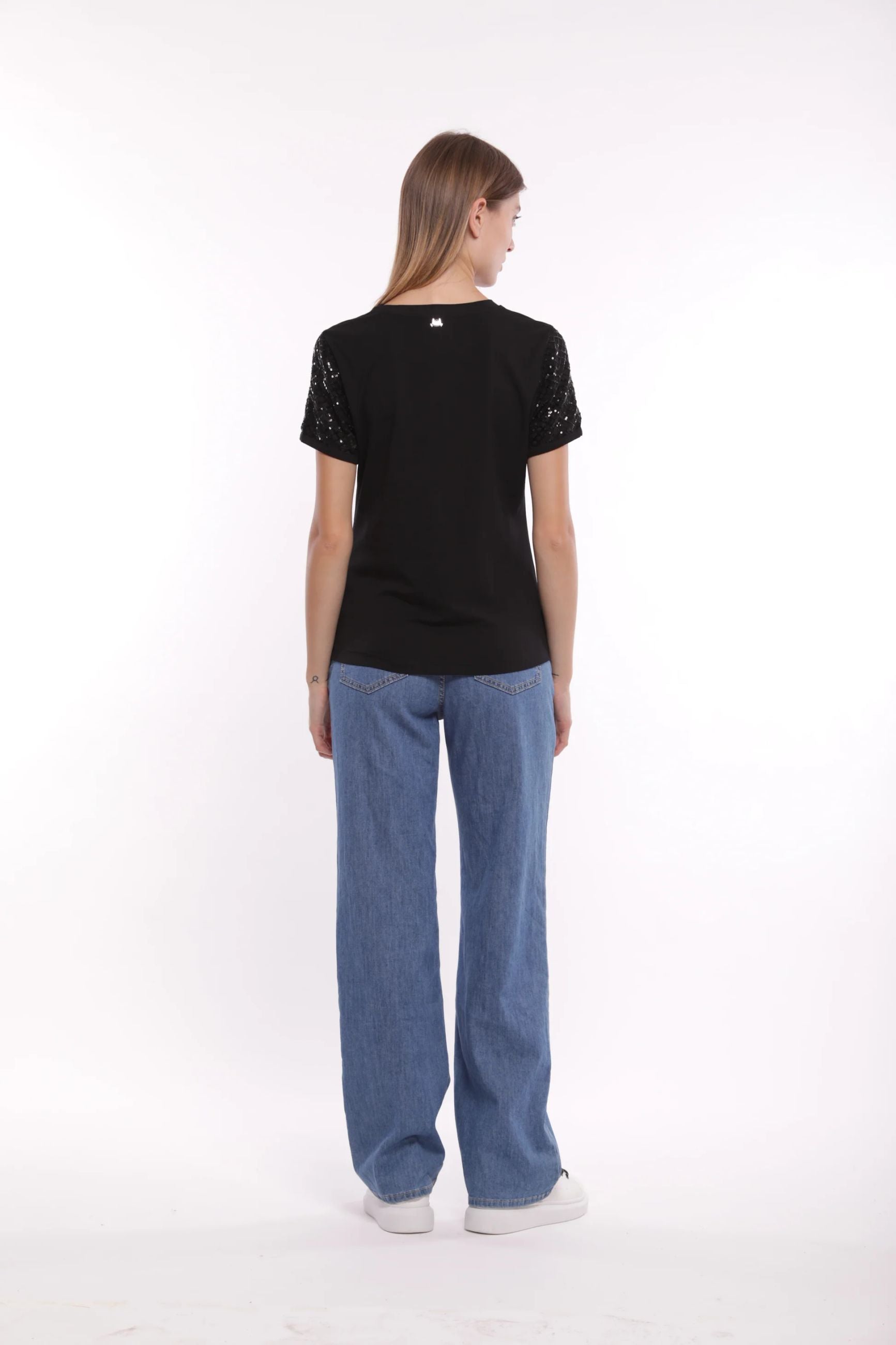 T-shirt Mimìmuà con maniche in paillettes e taschino